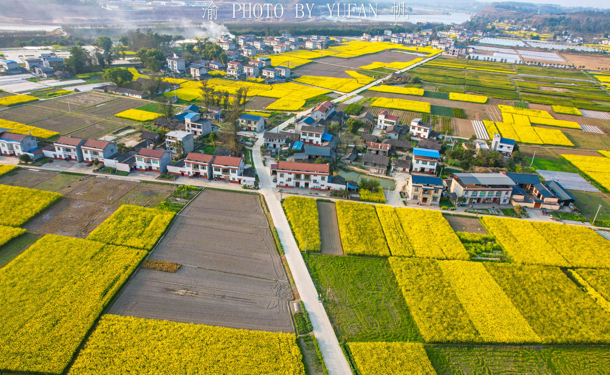这里叫高庙村,位于三块石电站旁边,是一个极为普通的村庄,我们前去