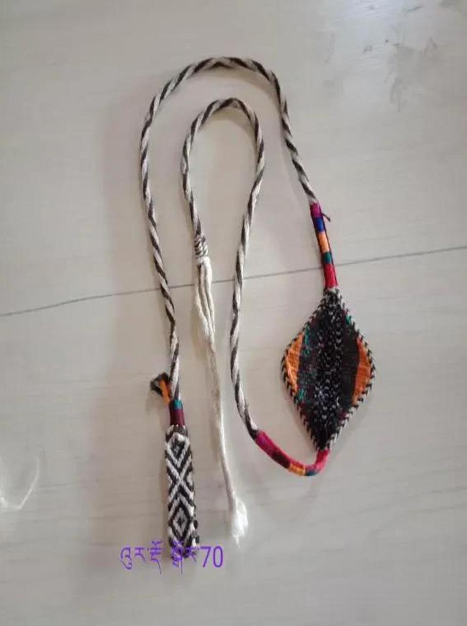 当时嘉绒藏族打死温福的这种乌朵,原是藏地人放牧牛