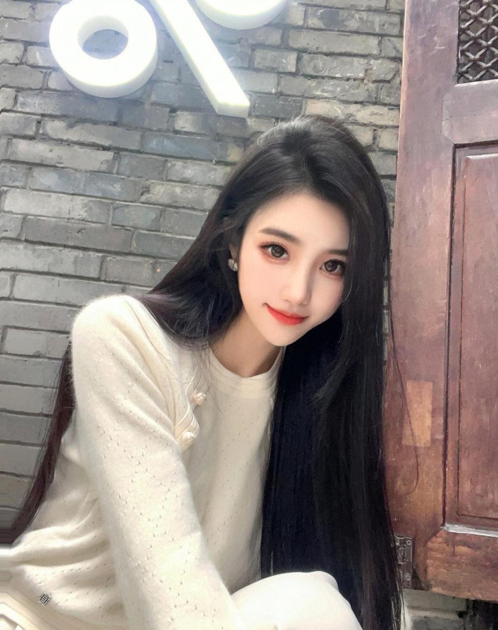 黑长直美女的气势,超级精致洋气