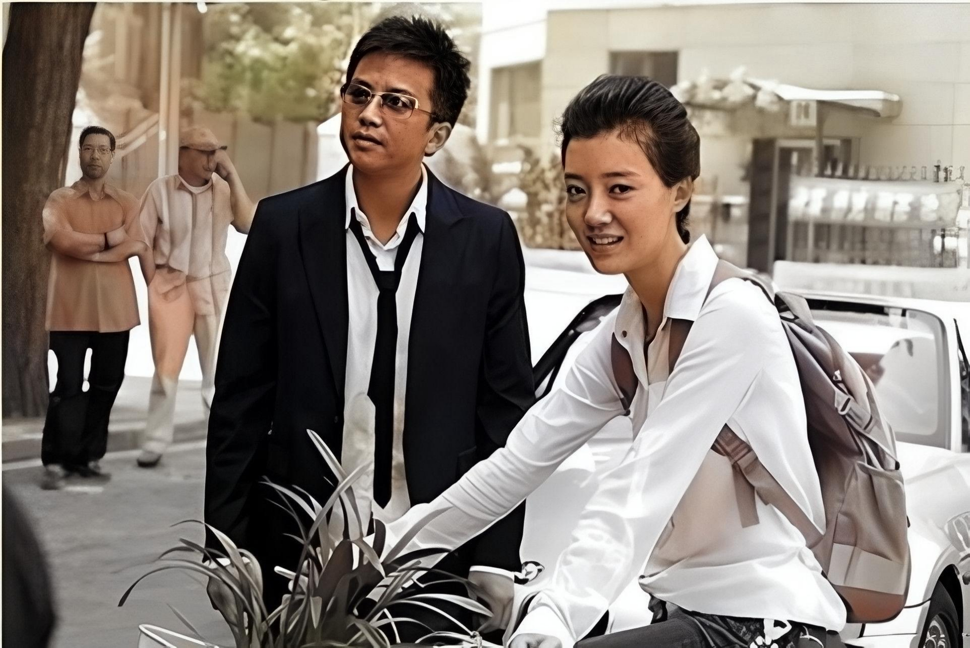 邓超和车晓曾经合作演出一对情侣时,两人配合默契,后来传出两人互相