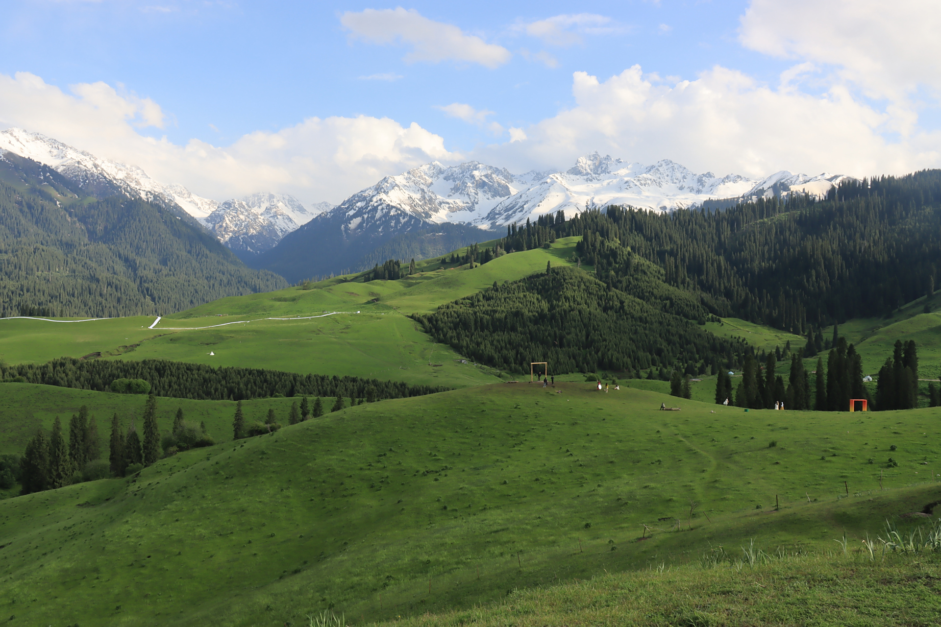新疆性价比最高的几个草原  一,恰西:曾经是我最喜欢的伊犁草原之一