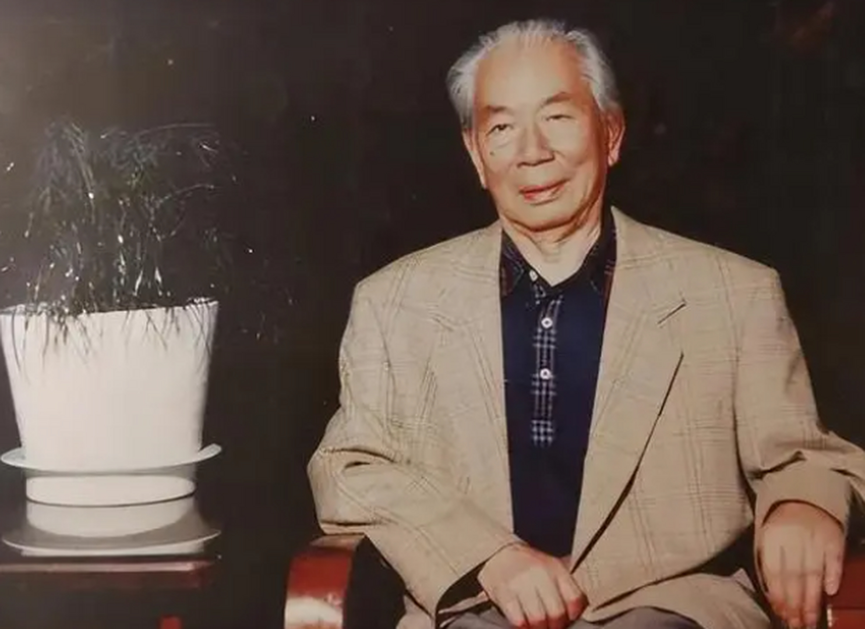 王一平:曾任上海市委书记,其妻拒绝提拔,5个子女无