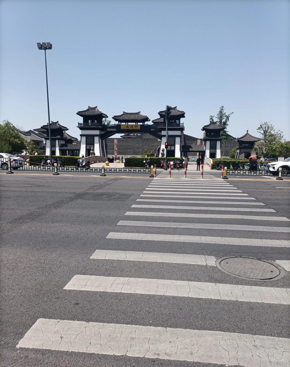 常州市武进区湖塘镇,淹城动物园收费过高,想去看动物,是望而止步,一张