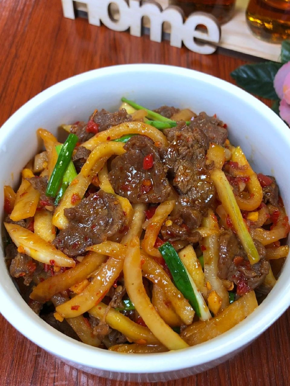 下饭神器又来了,试试这道白萝卜丝炒牛肉! 今天花了十块的牛肉,0.