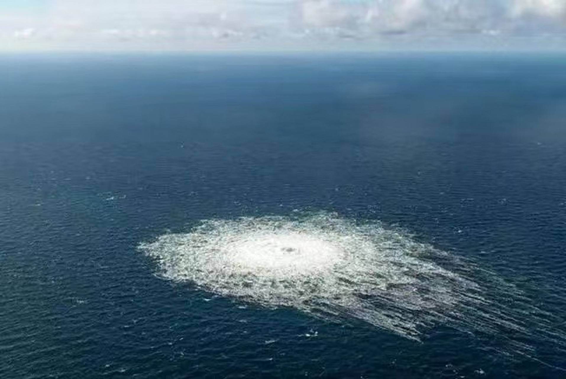 新证据!北溪管道被炸现场发现了一只潜水靴!