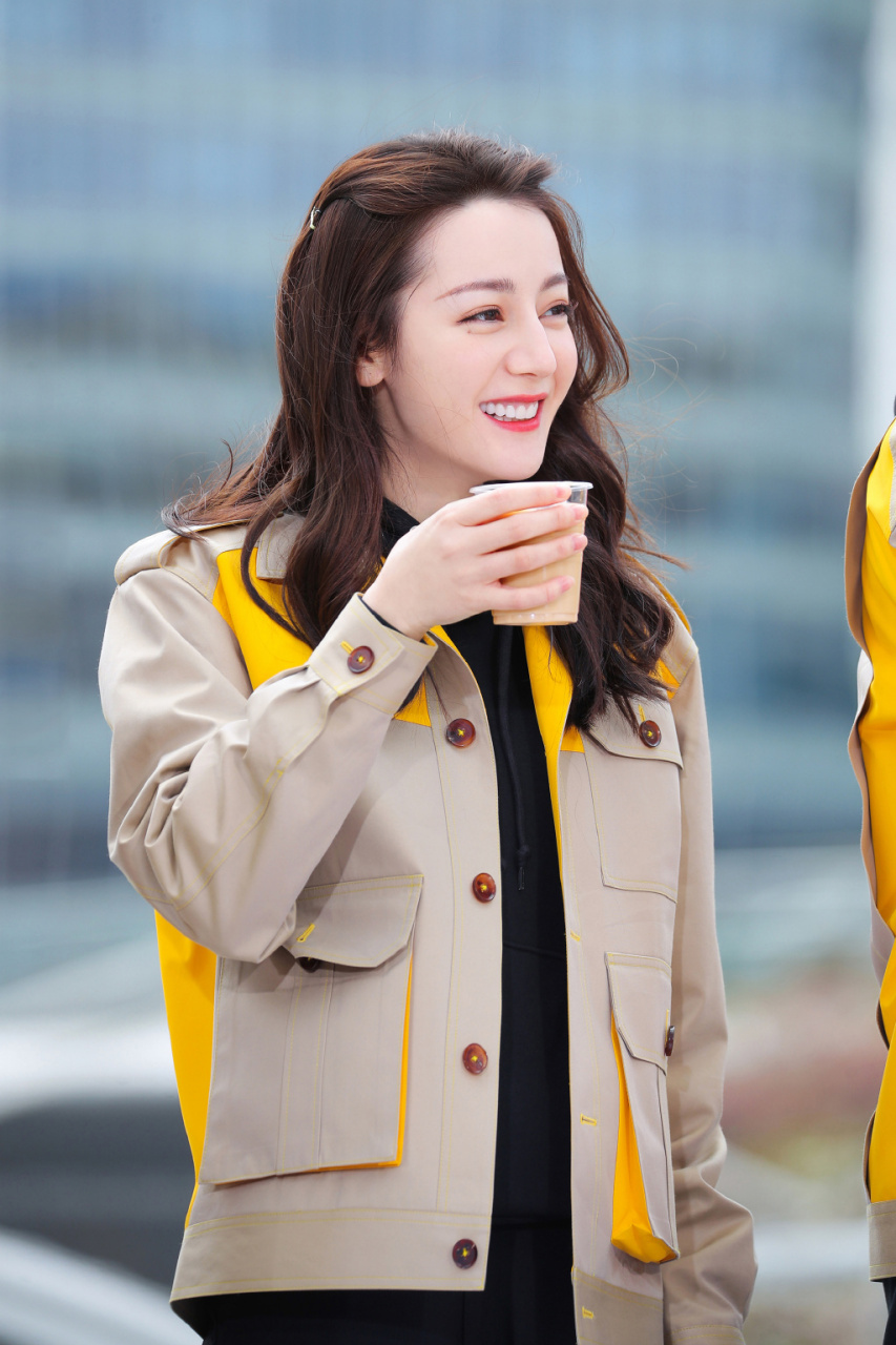 迪丽热巴终于放开了,新一季极限挑战尽显女汉子本色,傻傻乎乎真搞笑!