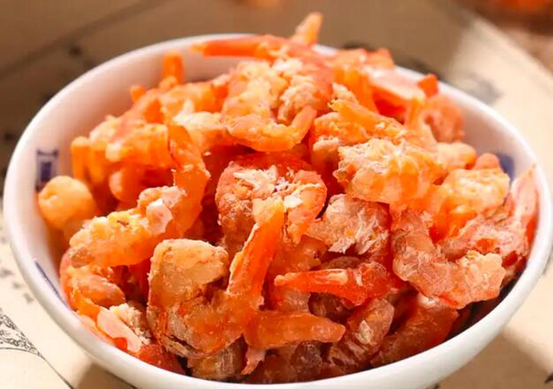 干虾仁是常见的海味,是由大虾自然风干从而加工而成,不仅营养丰富
