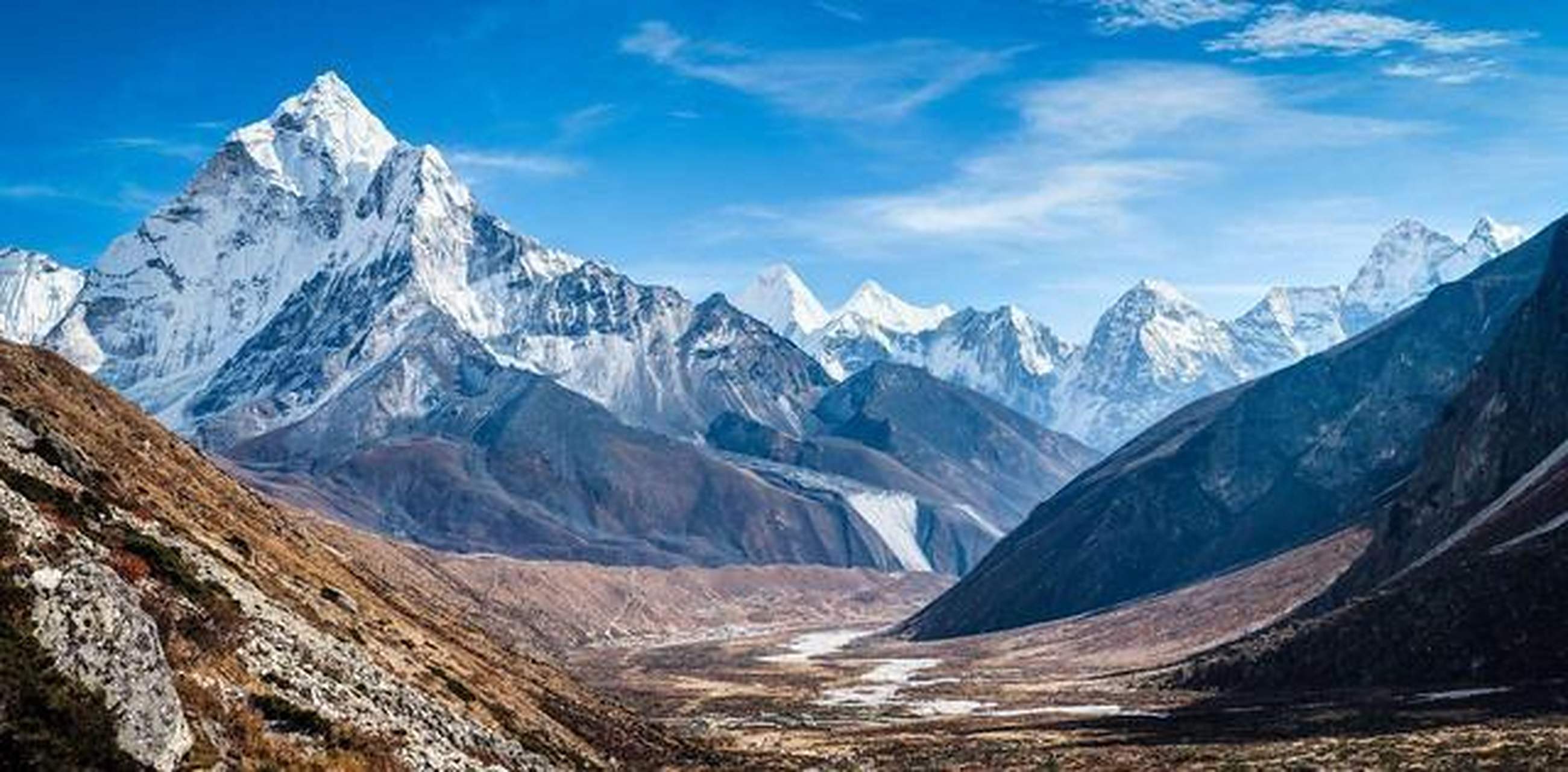 喜马拉雅是世界上最高的山脉,位于我国的青藏高原南侧,主要由欧亚大陆