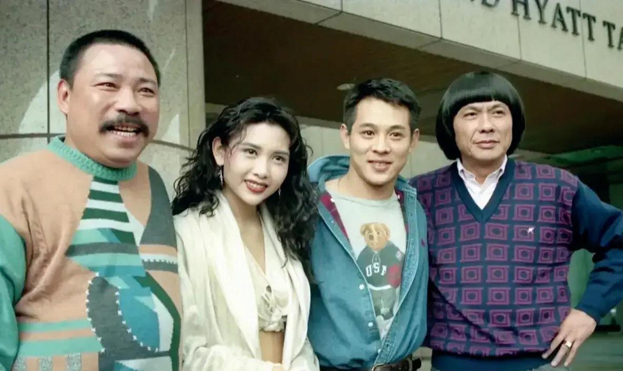 年轻时的李连杰和邱淑贞,颜值在线,意气风发.