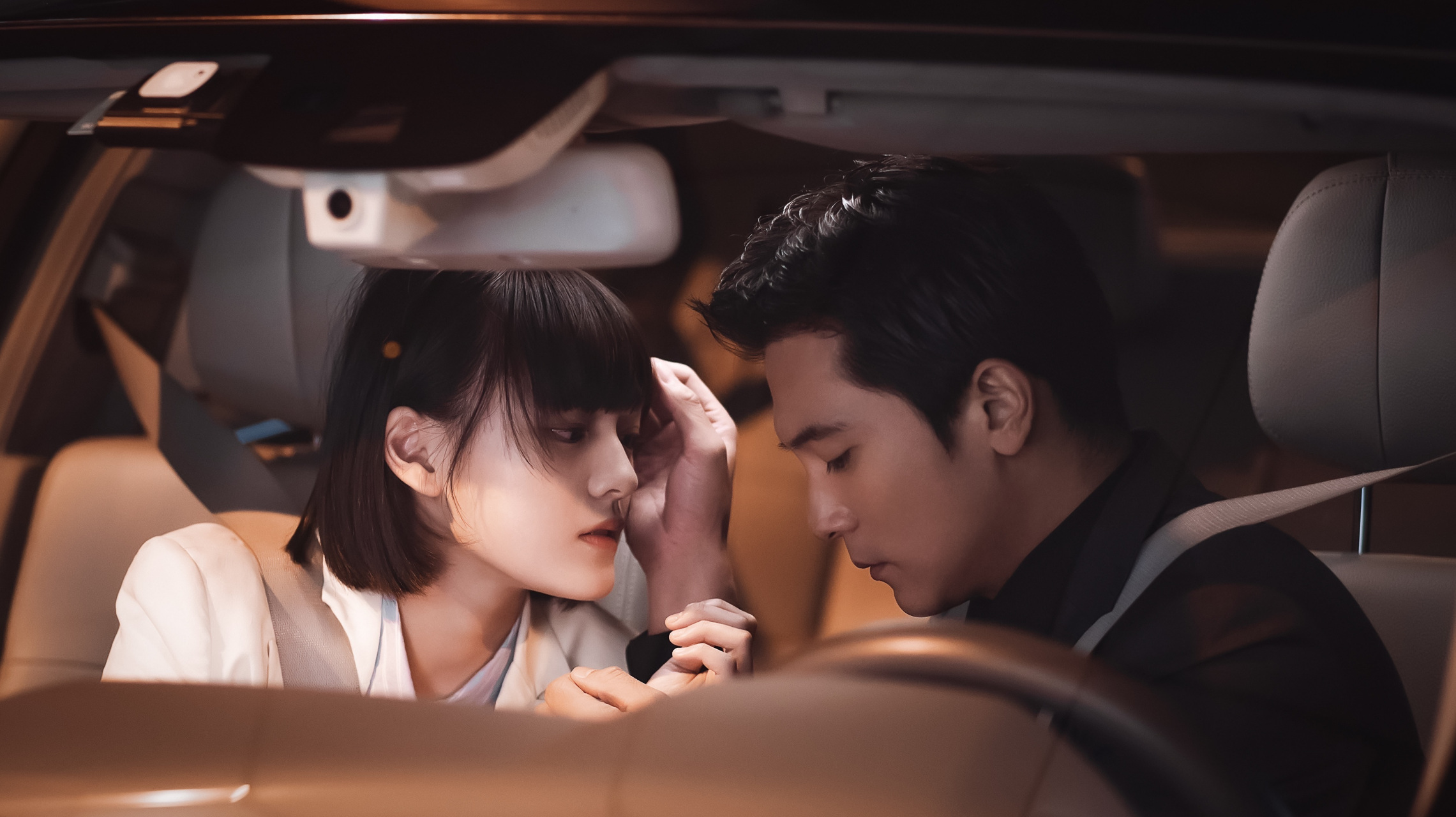 经历了同僚挖坑,领导算计等波折的失业女孩邱冬娜