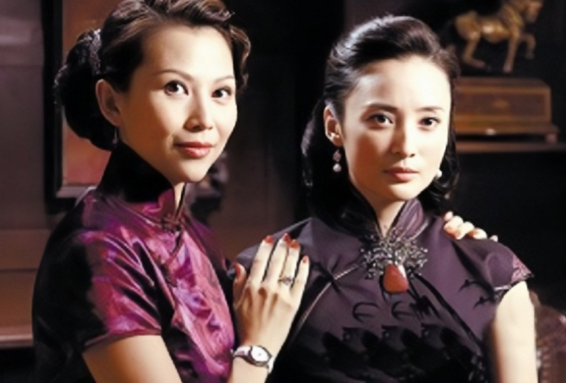 蔡少芬和蒋勤勤,眉眼间都是戏