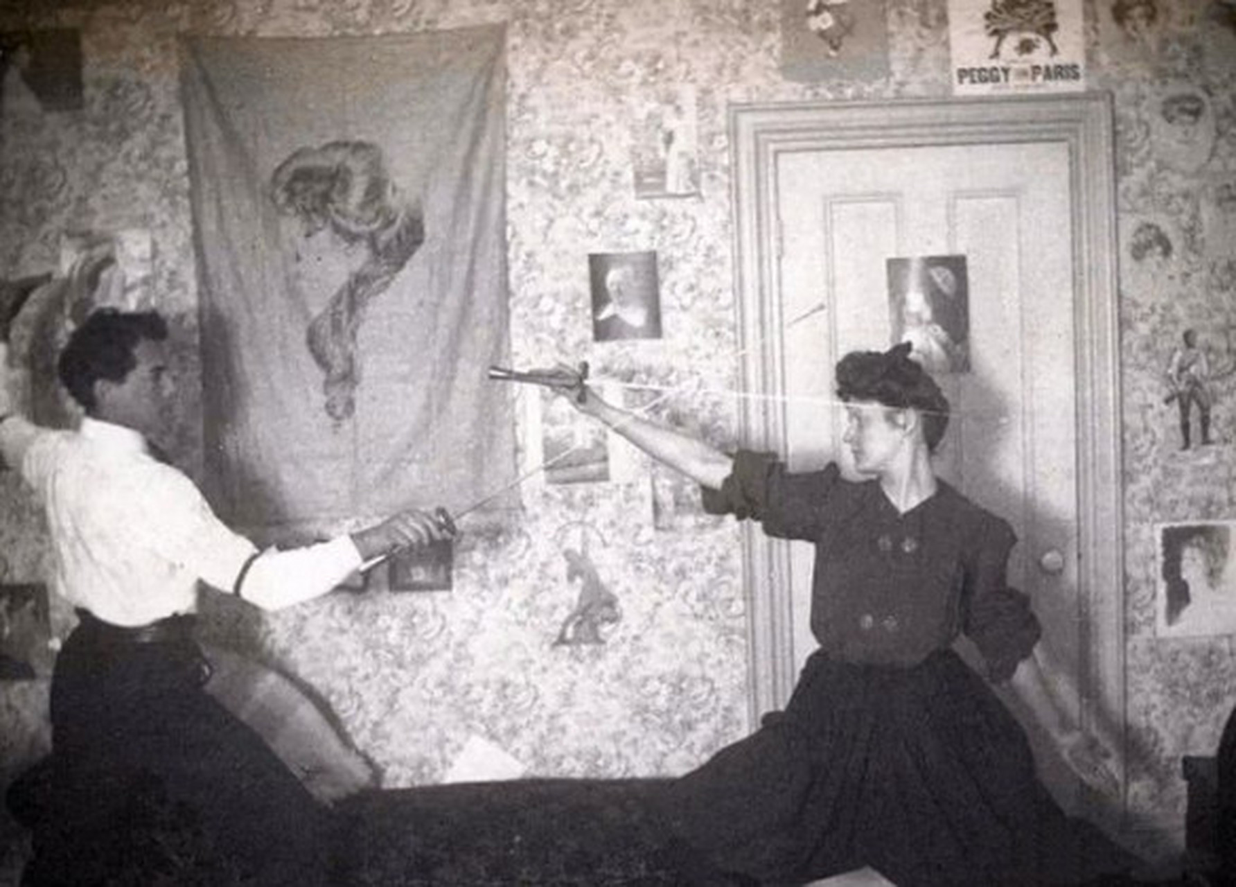 1900年,义和团的老照片, 头巾确实具有义和团的服装特征,但不知道这个