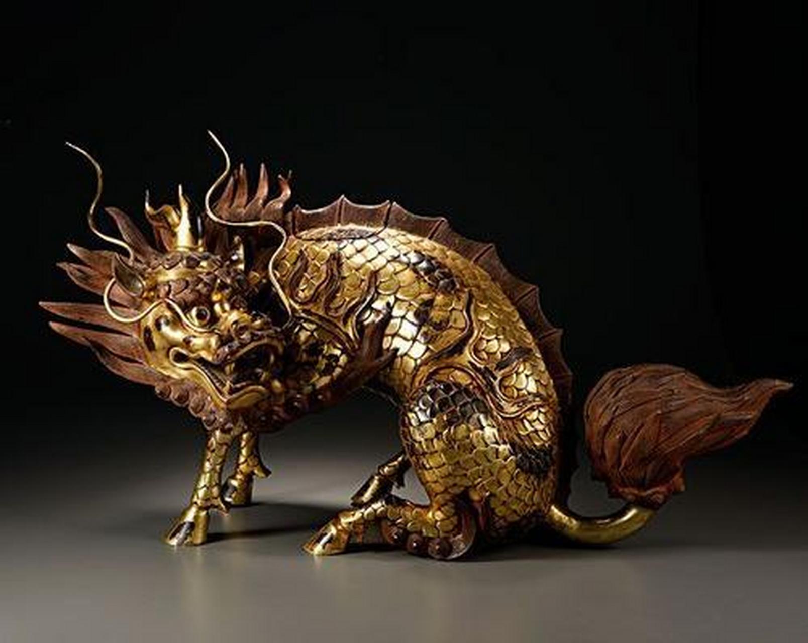 麒麟像麇,但比麋大,马蹄牛尾,羊头鹿身,有一些种类的麒麟是一只角的