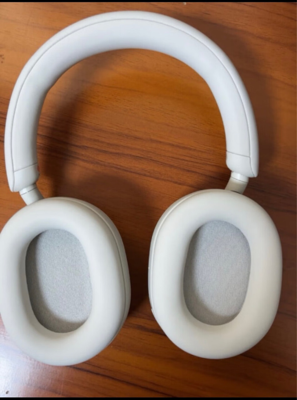 索尼(sony)wh-1000xm5 头戴式无线降噪耳机,是一款引人注目的高科技