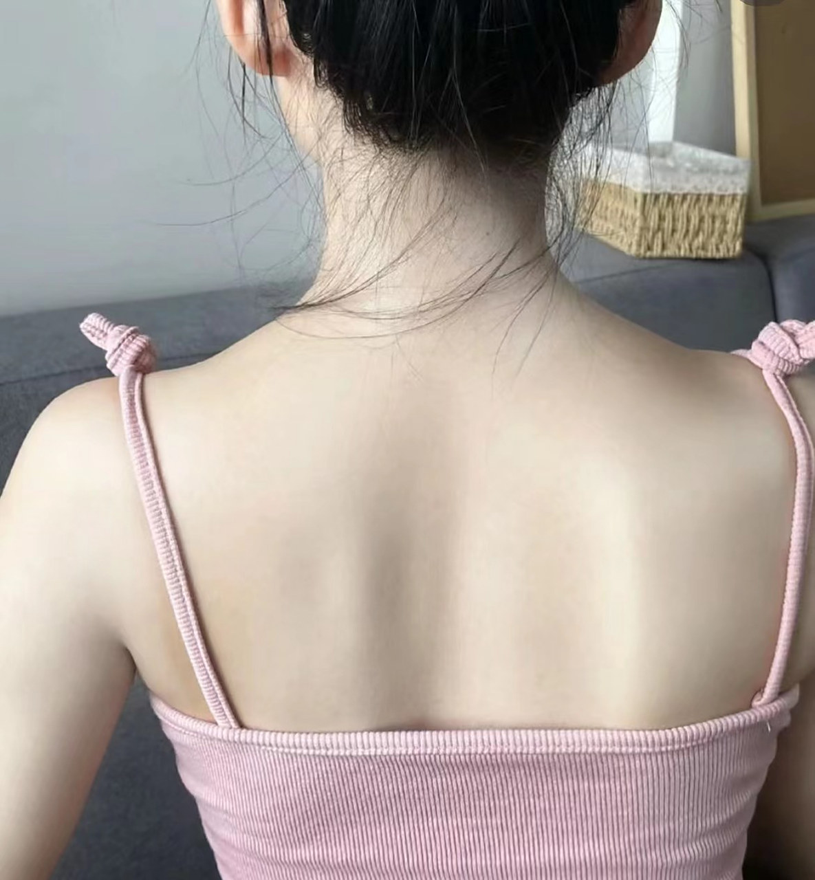 后背痘痘去无踪,美丽我有招,干干净净的背谁不想