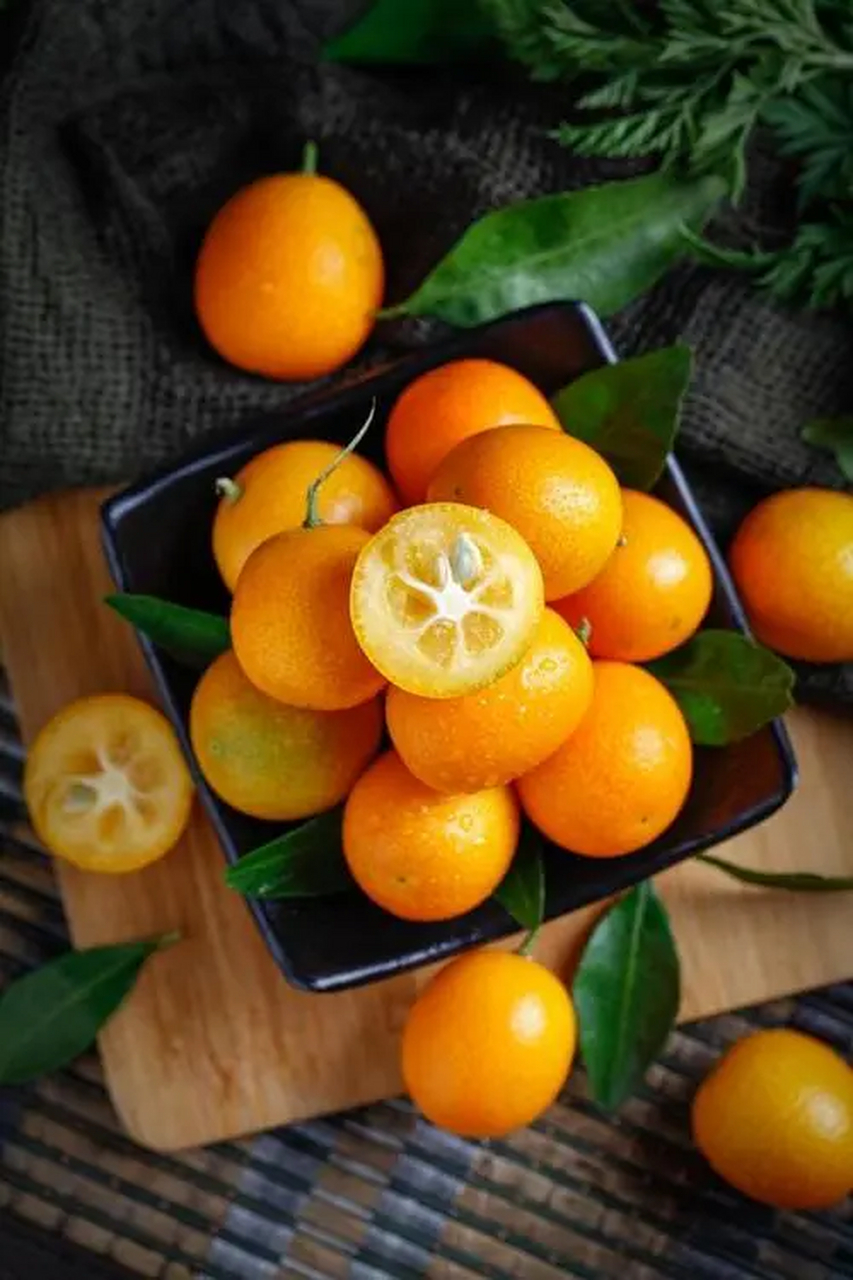 有开胃生津消食醒酒美容护肤的功效 开胃生津金桔作为食疗保健品,金桔