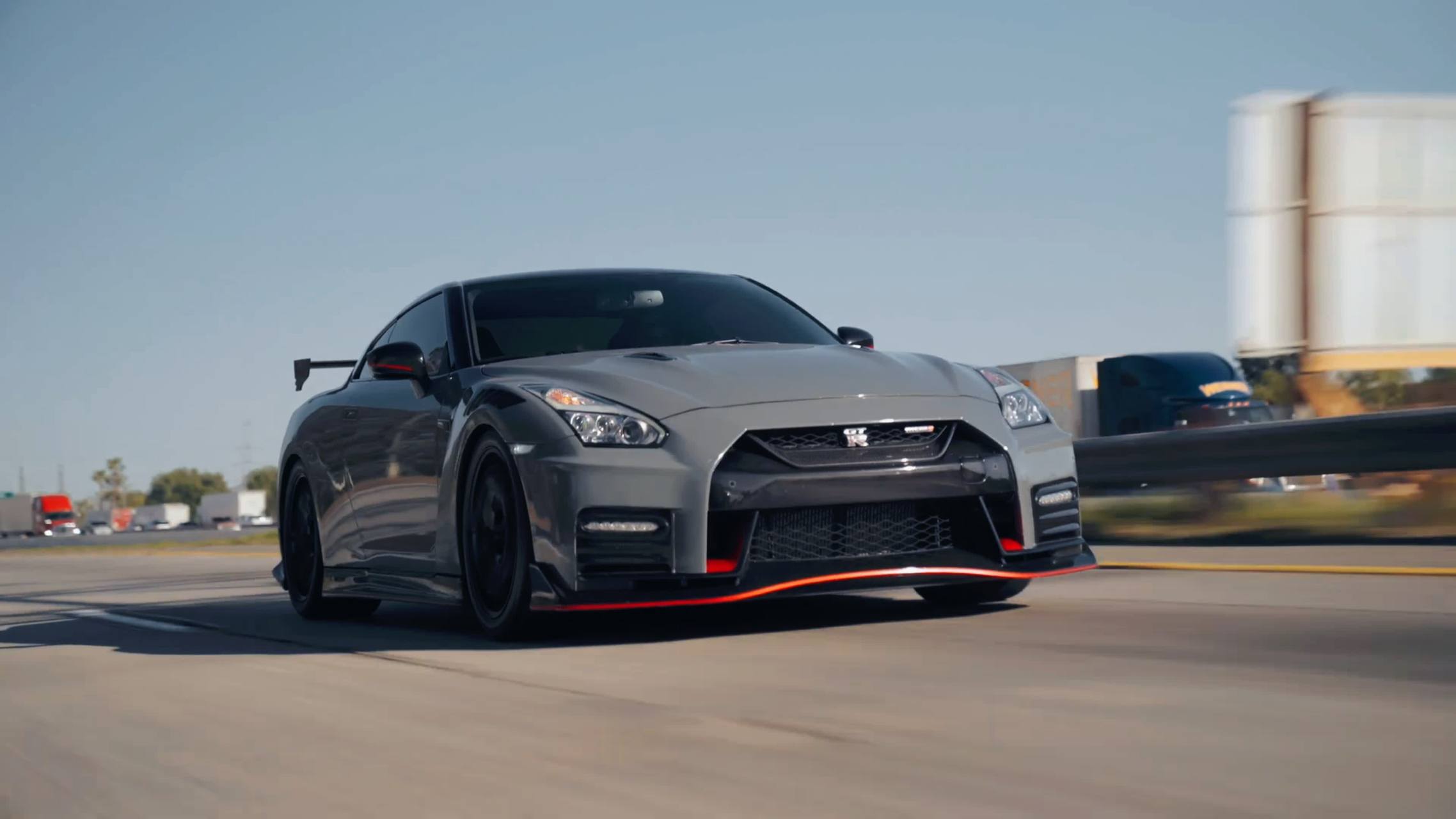 日产 r35 gtr, 性能绝佳的跑车, 是你的追梦卡吗?