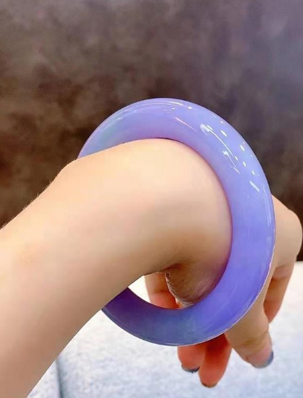 翡翠手镯##点击头像看直播# 这种紫真的不挑光线,妖紫啊妖紫,颜色
