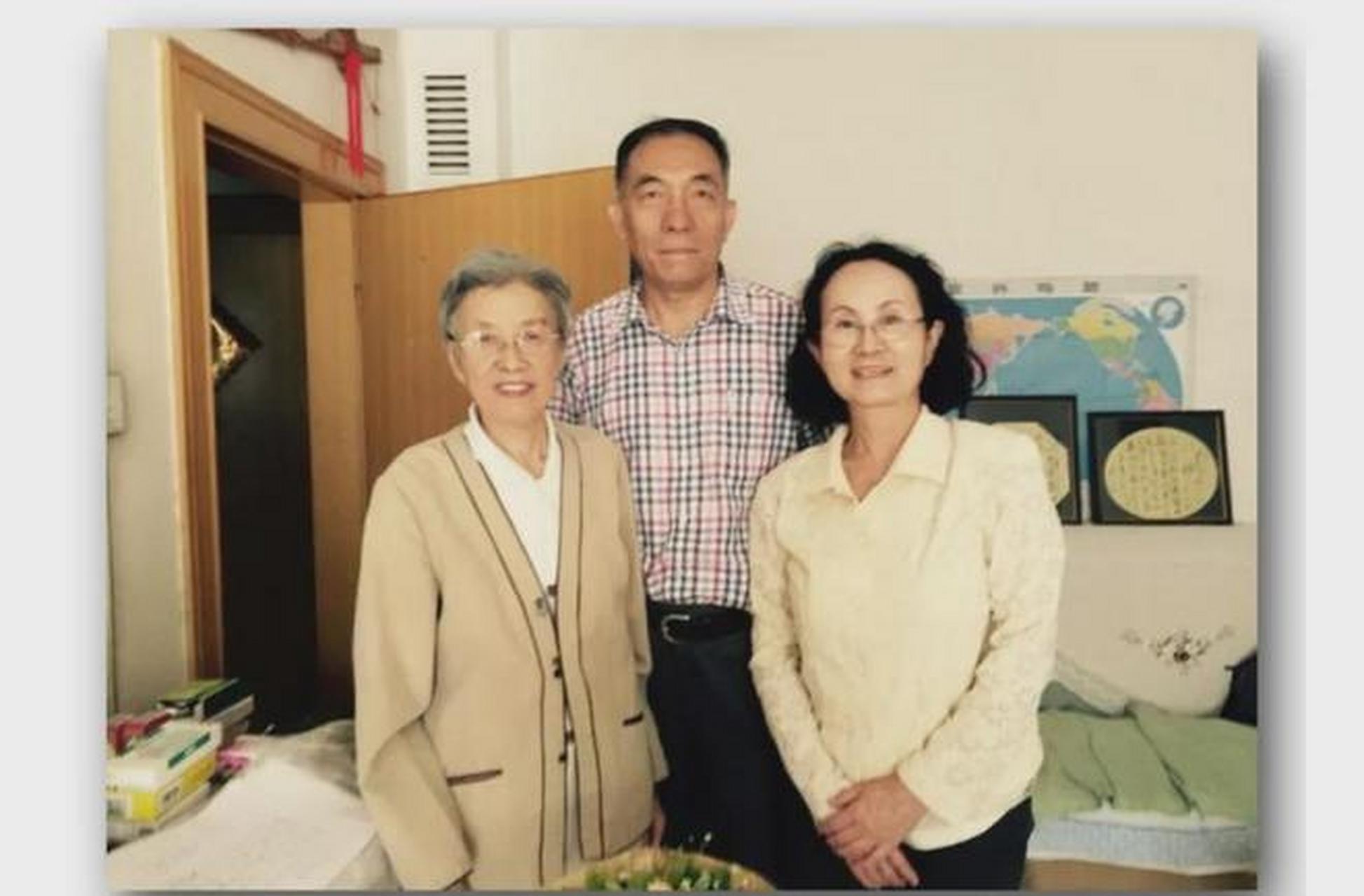 如今,晚年的谢静宜很少在媒体中露脸,她退休后过着一种十分普通的