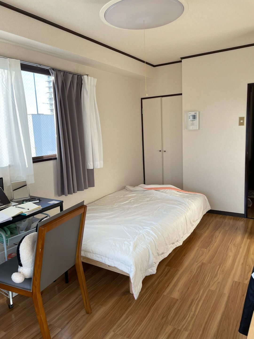 这个单身公寓位于日本第二大城市大阪的中央区