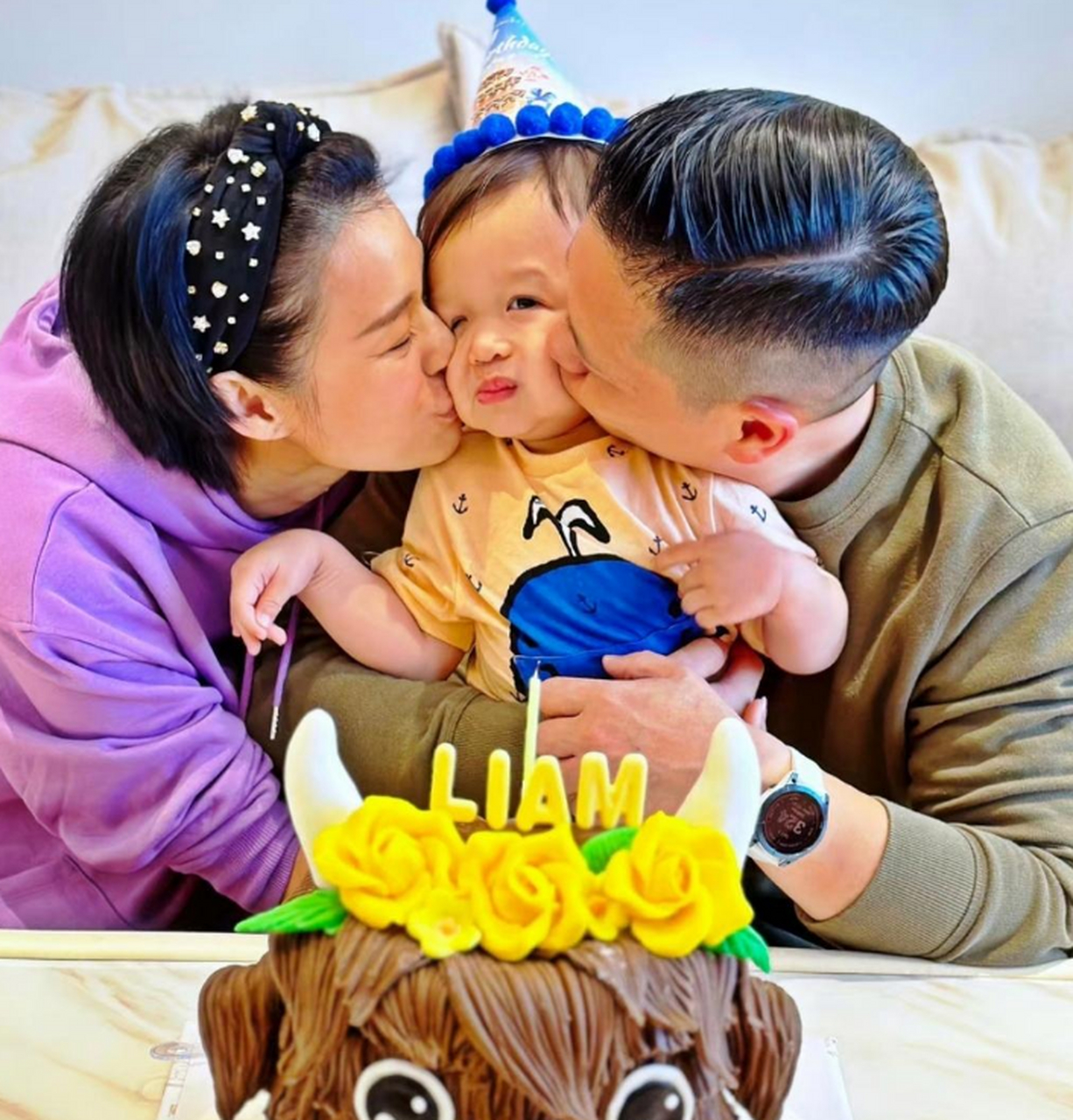 胡杏儿夫妇为三胎儿子庆生!