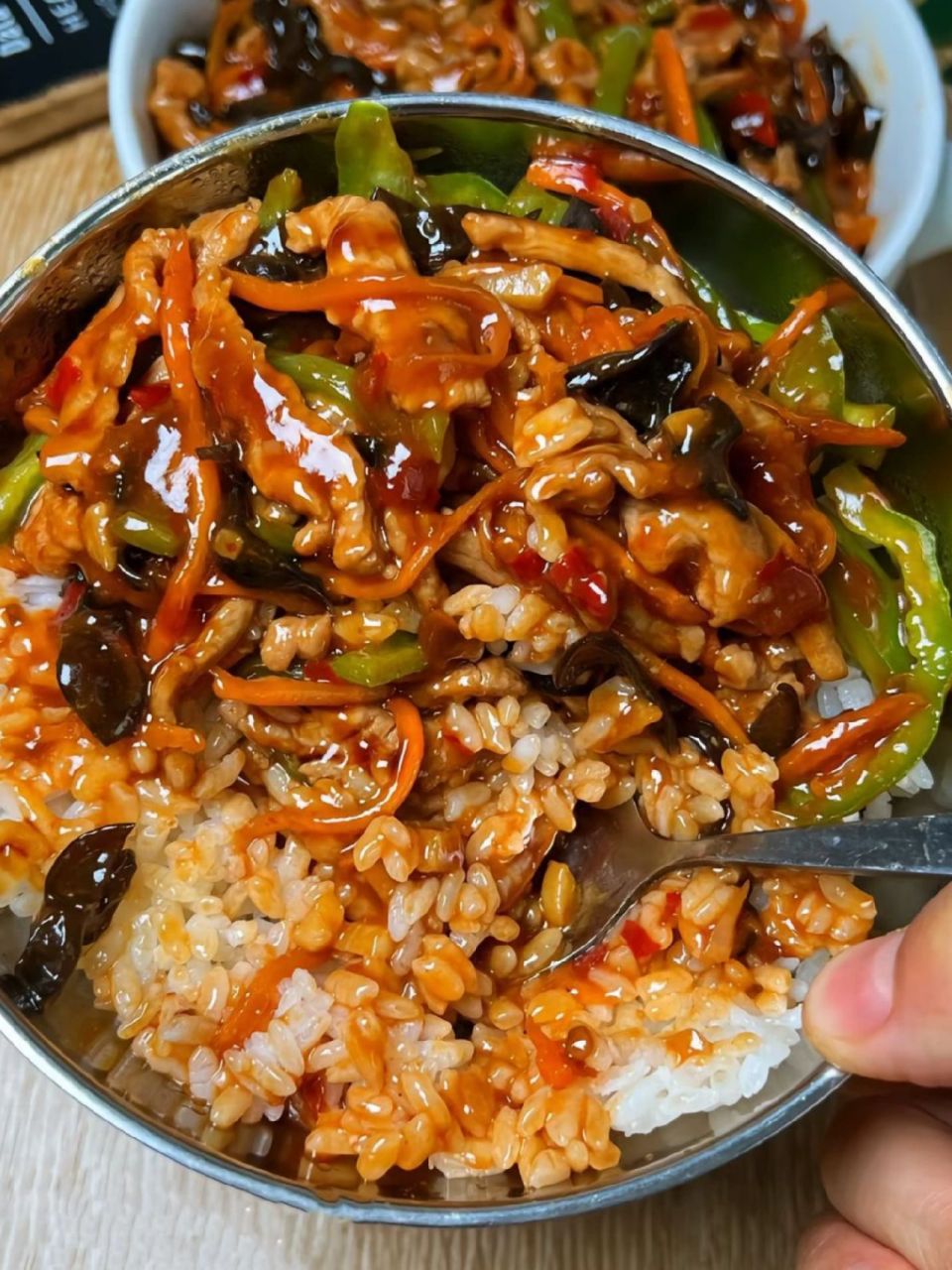 好吃到舔盘子的鱼香肉丝,汤汁拌饭超级好吃 今天给大家分享吗超级下饭