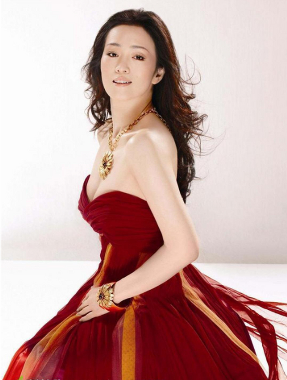 巩俐不仅是一位杰出的演员,更是一个具有巨大影响力的人物!