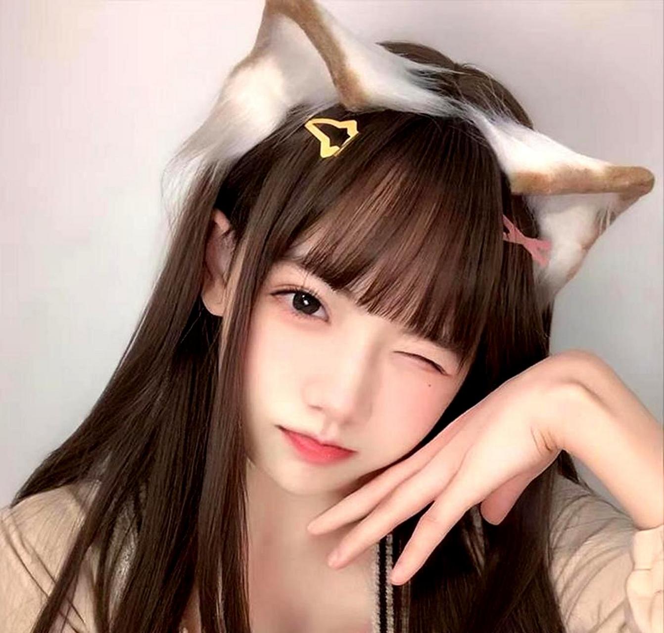 这位女孩是一个可爱的卡哇伊日本萝莉,她cosplay成小兔子初恋女友.