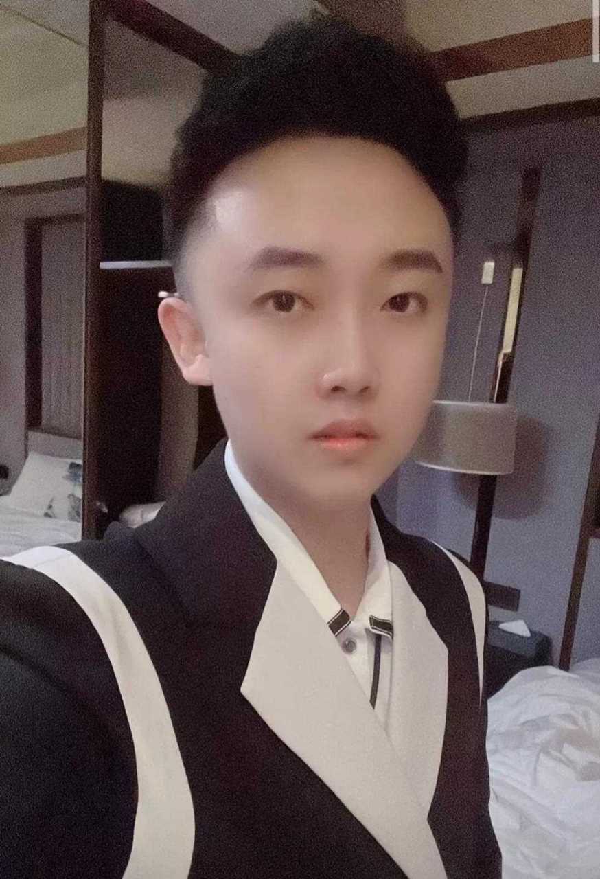 四川可乐手底下至少5个w 主播,而且必须拿下年度冠军,然后分流给旗下