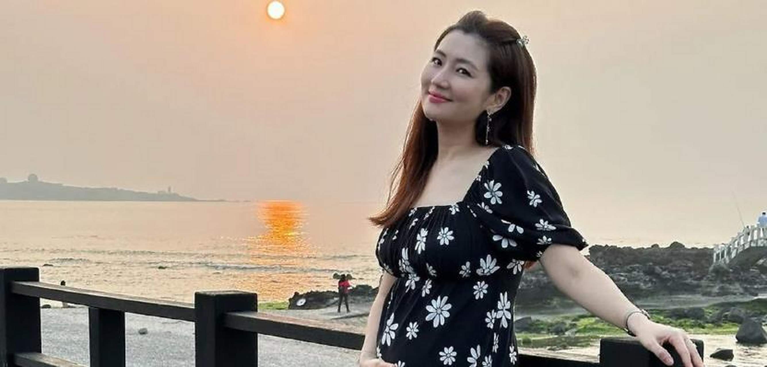 selina(任家萱)怀孕4个月,与男友小徐的宝贝儿子"小腰果"预计9月或10