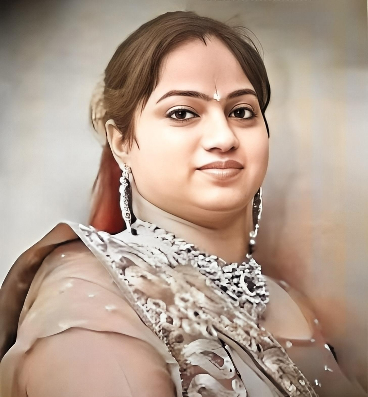 印度的一个女人宁愿被丈夫抛弃也不愿留胡子.这个世界真的充满了奇迹