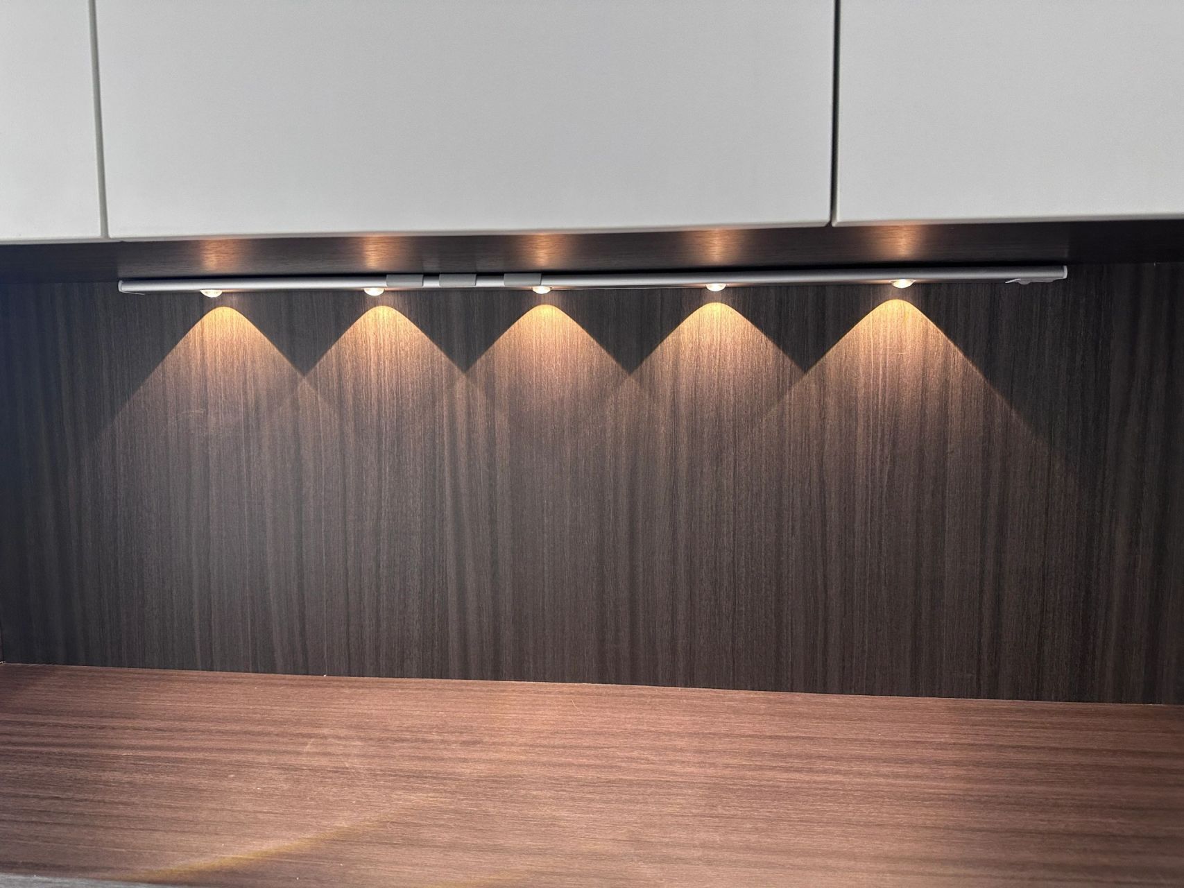 这种小山丘感应灯,自动人体感应,不需要手动开关,非常方便,灵活!