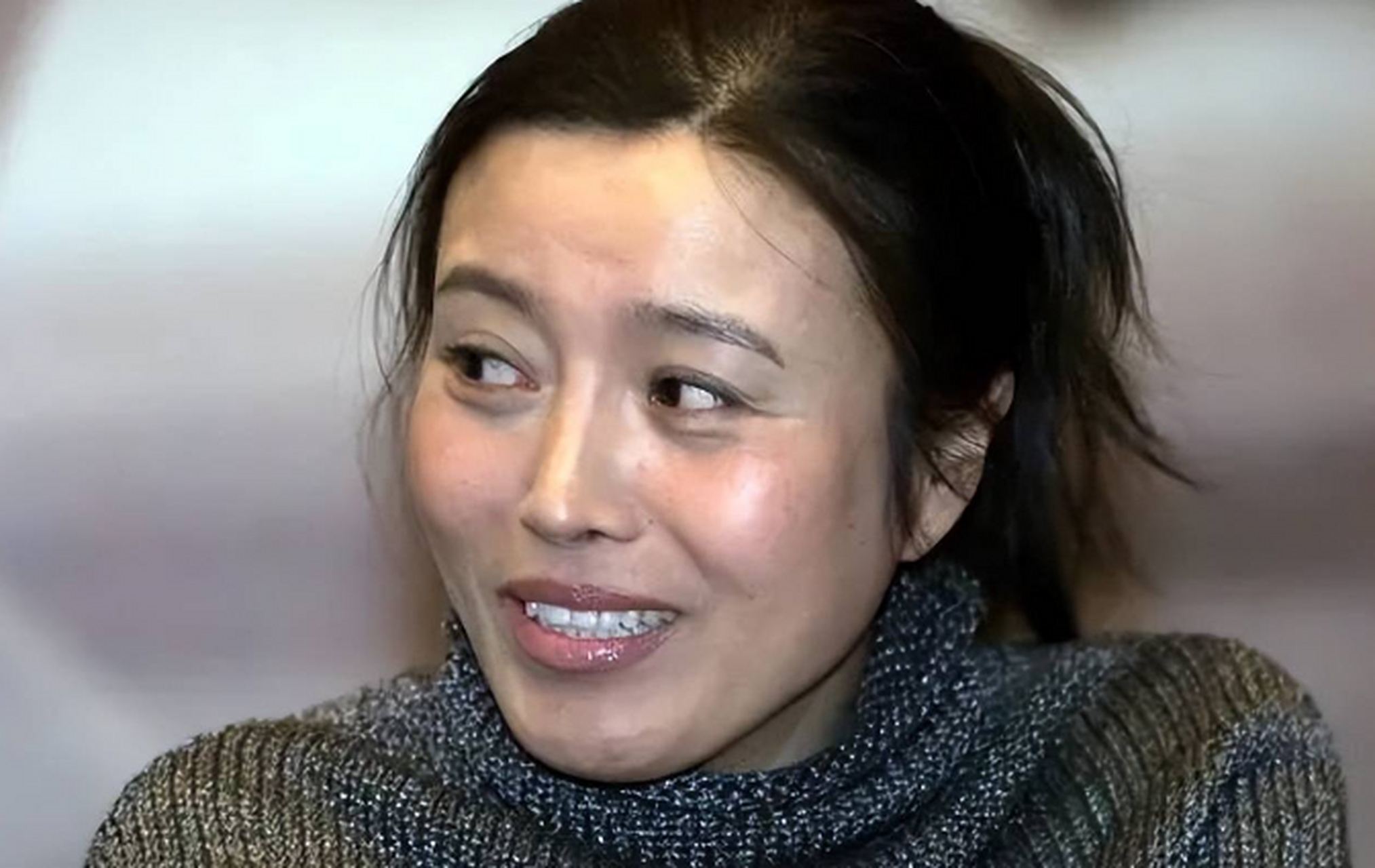 丁嘉丽是一位女演员 她为了自己的事业和爱情,曾经做出过很多冲动的