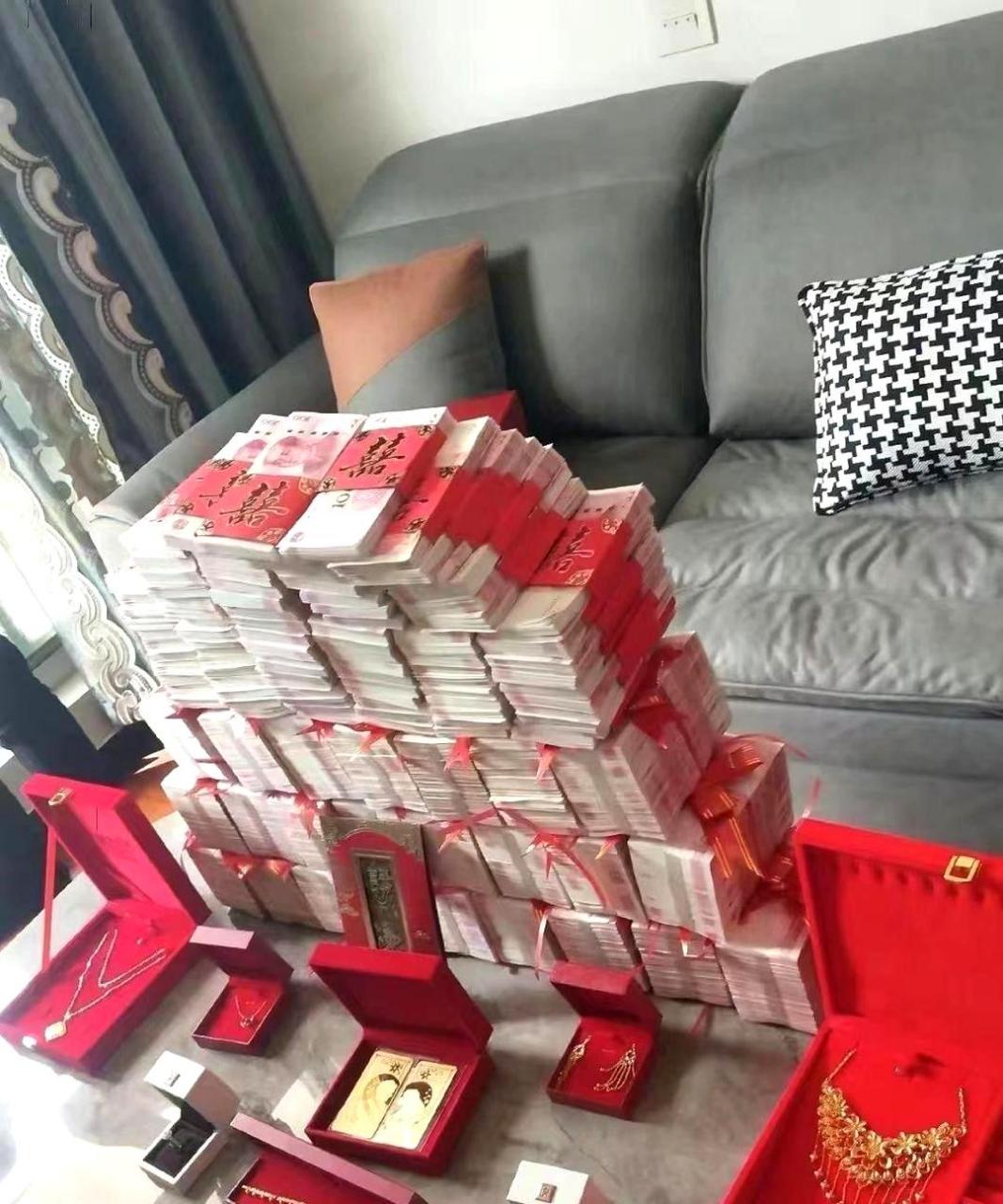 这份彩礼太丰厚了,难道要娶回家图二中的三个人吗?