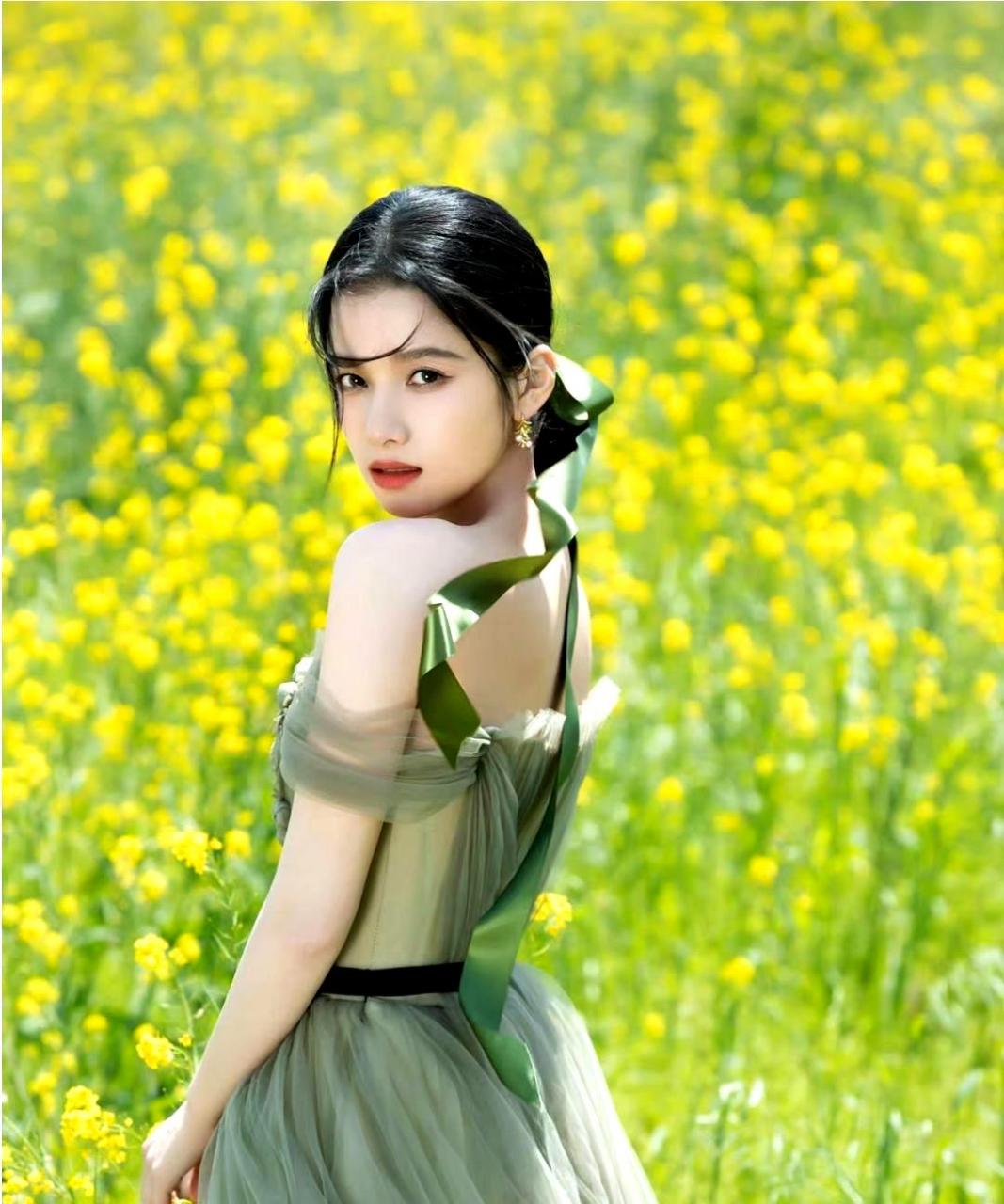 张婧仪的生图和精修图相差甚远.