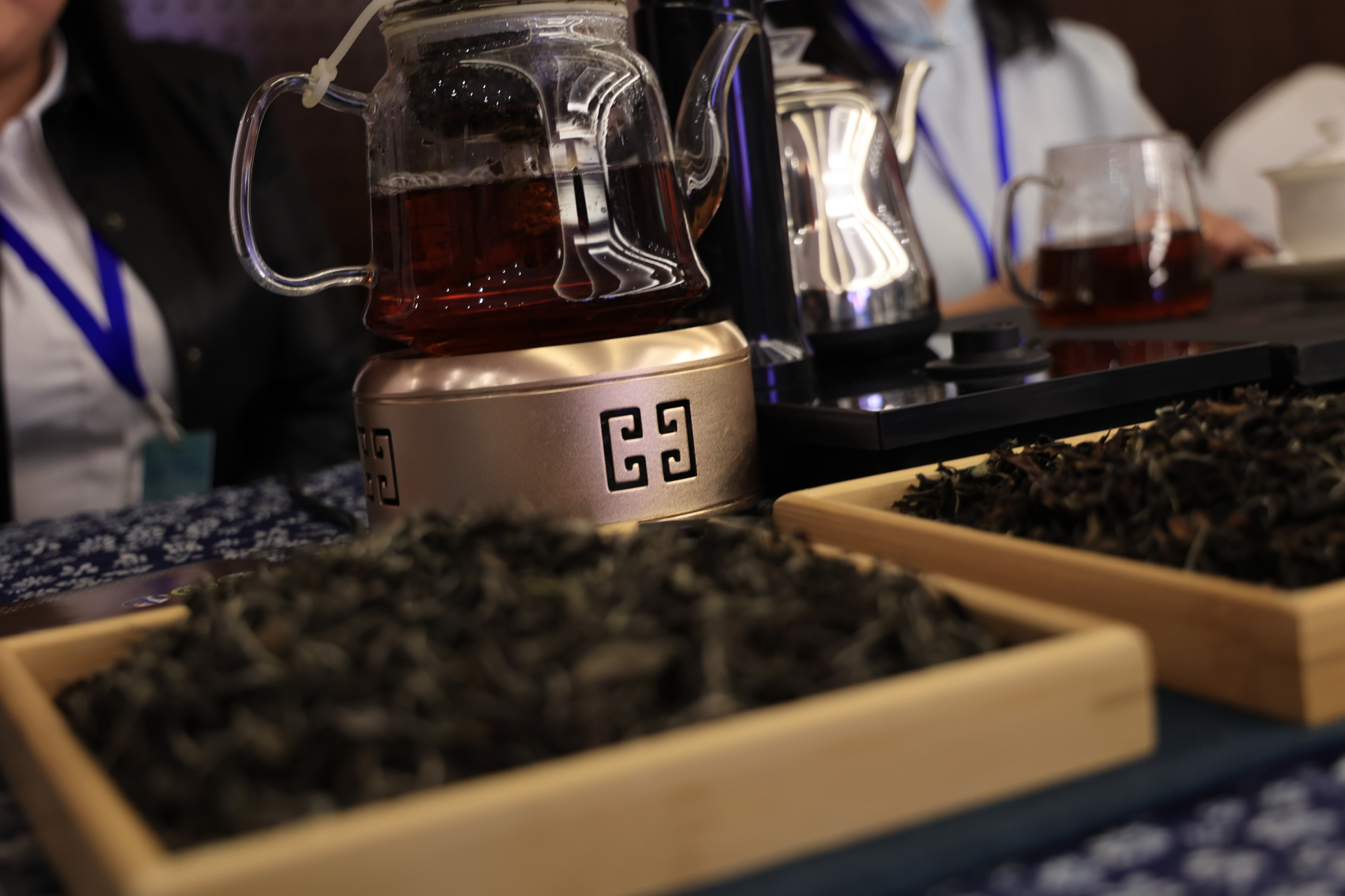 桑植白茶,一片神奇的茶叶 作为湖南省张家界市的特产之一,桑植白茶拥