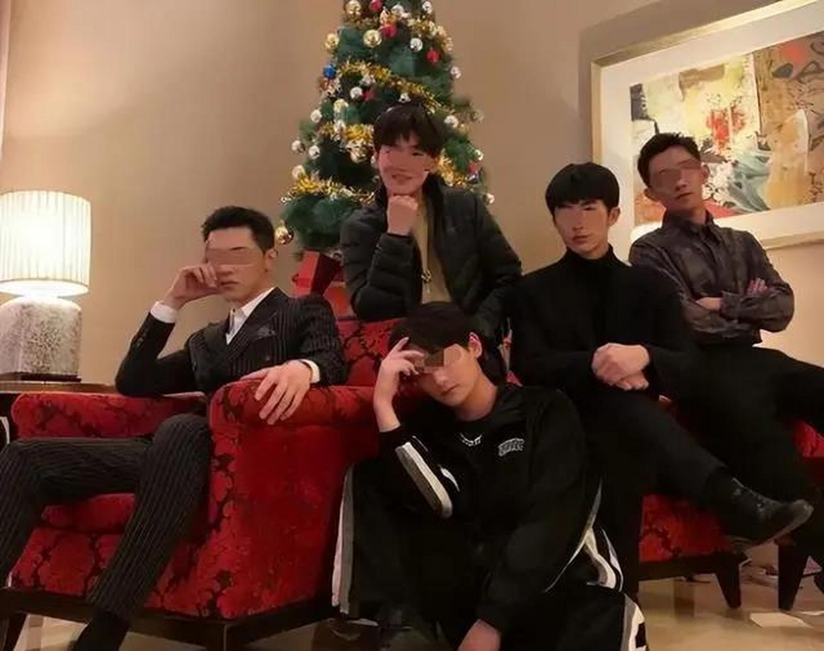 "明晚我是谁的男友"2019年,上海女版天上人间被爆非法提供服务,令无数