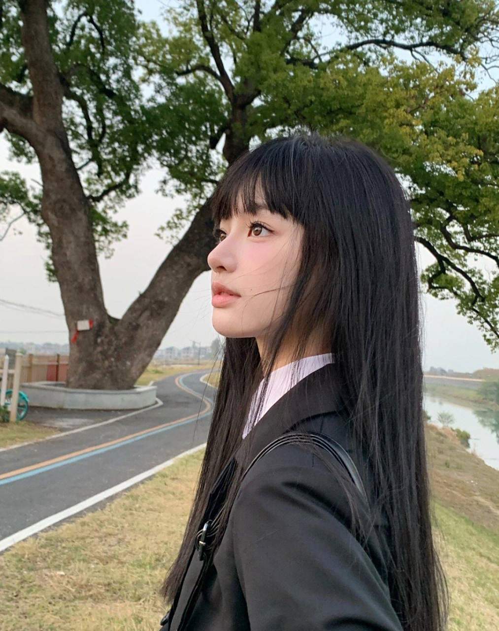 清纯动人,黑长直齐刘海花季美少女【小红花】