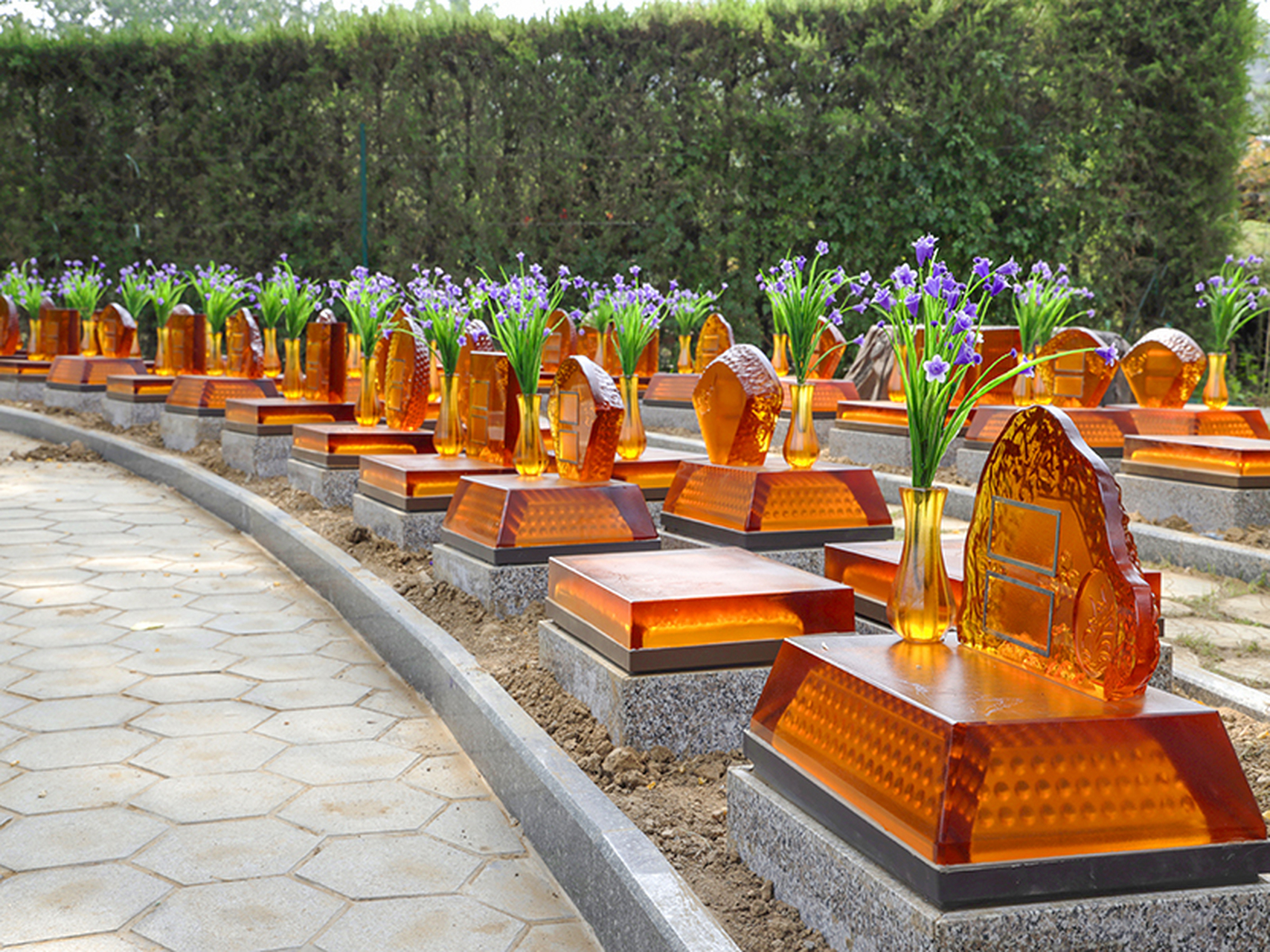 是个不可多得的风水宝地,同时,天寿陵园享誉北京,是北京最为知名的