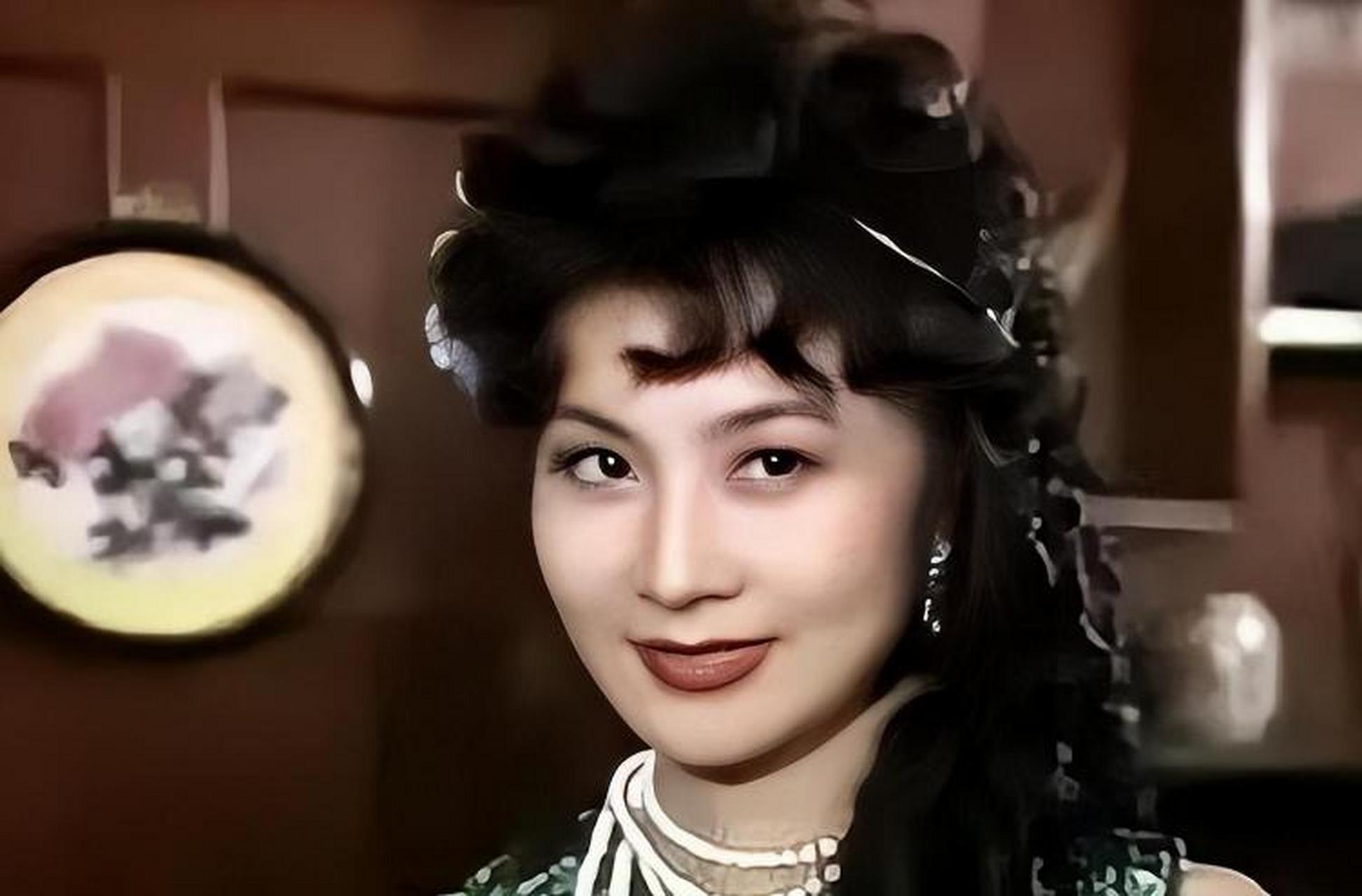 1998年,刚满37岁的李媛媛凭借电影《香港故事》获得金鹰影后奖!