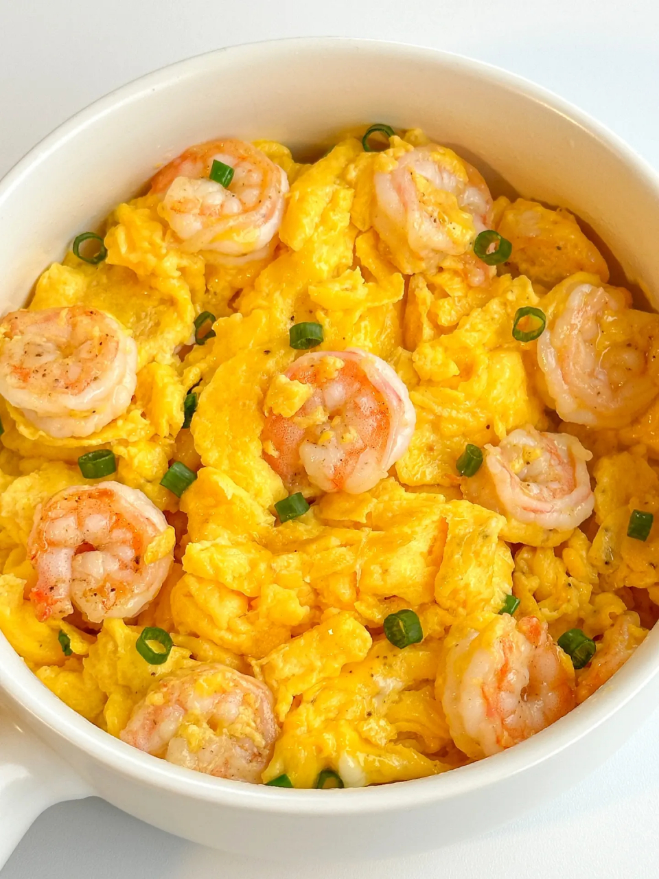 蛋嫩滑细腻,虾仁鲜嫩爽口,营养又补钙,每次上桌都秒光盘,连吃两碗饭