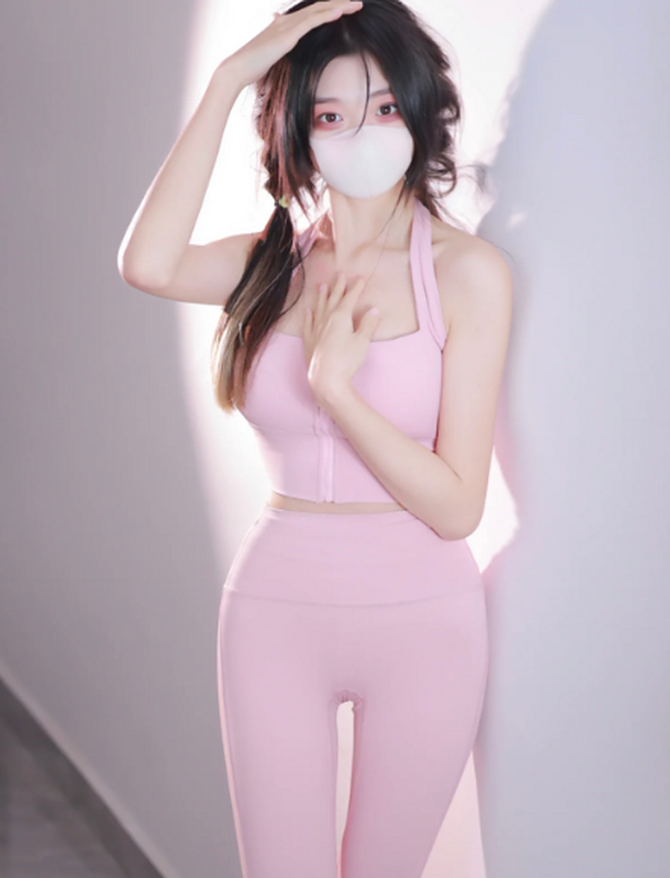 甜美可爱的瑜伽小姐姐