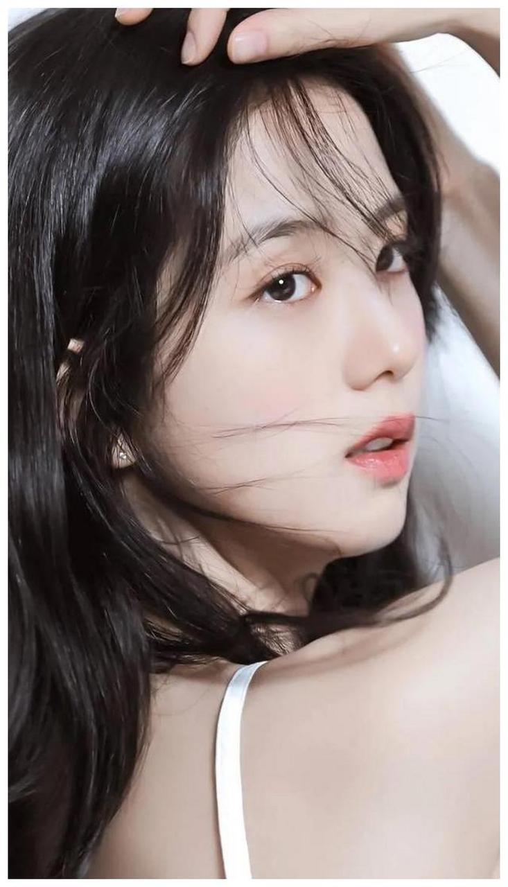 好俊俏的脸,明眸善睐,唇红齿白,是心动的感觉