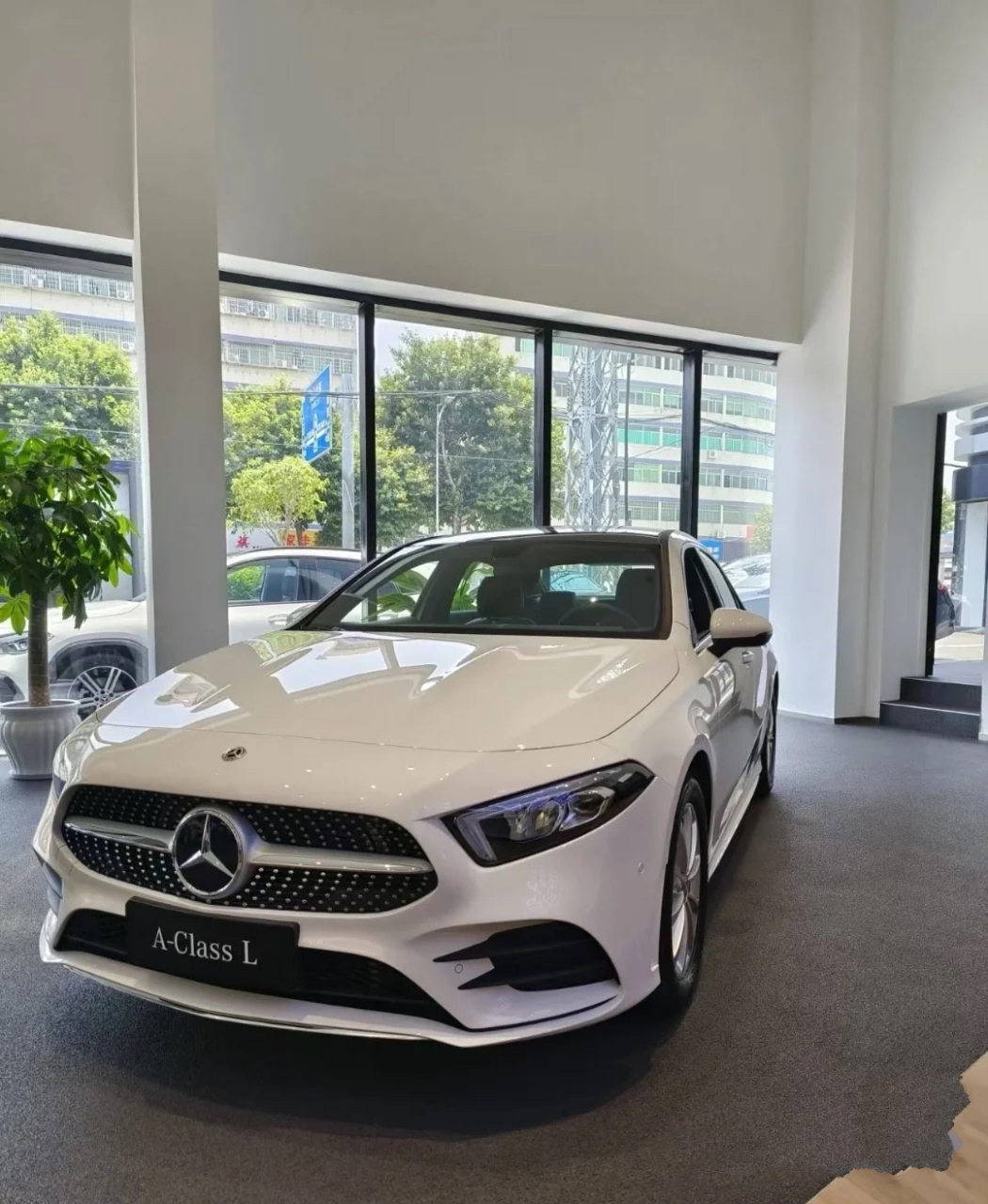 纠结,买奔驰a200好还是奥迪a4	 准备15万首付,本来特别喜欢奔驰a200