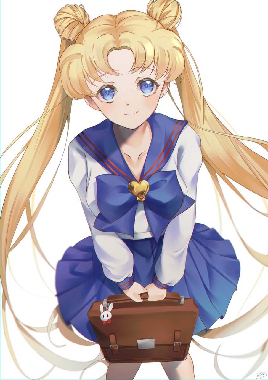 在《美少女战士》中,月野兔遇见一只会说话的神奇黑猫露娜,露娜正在