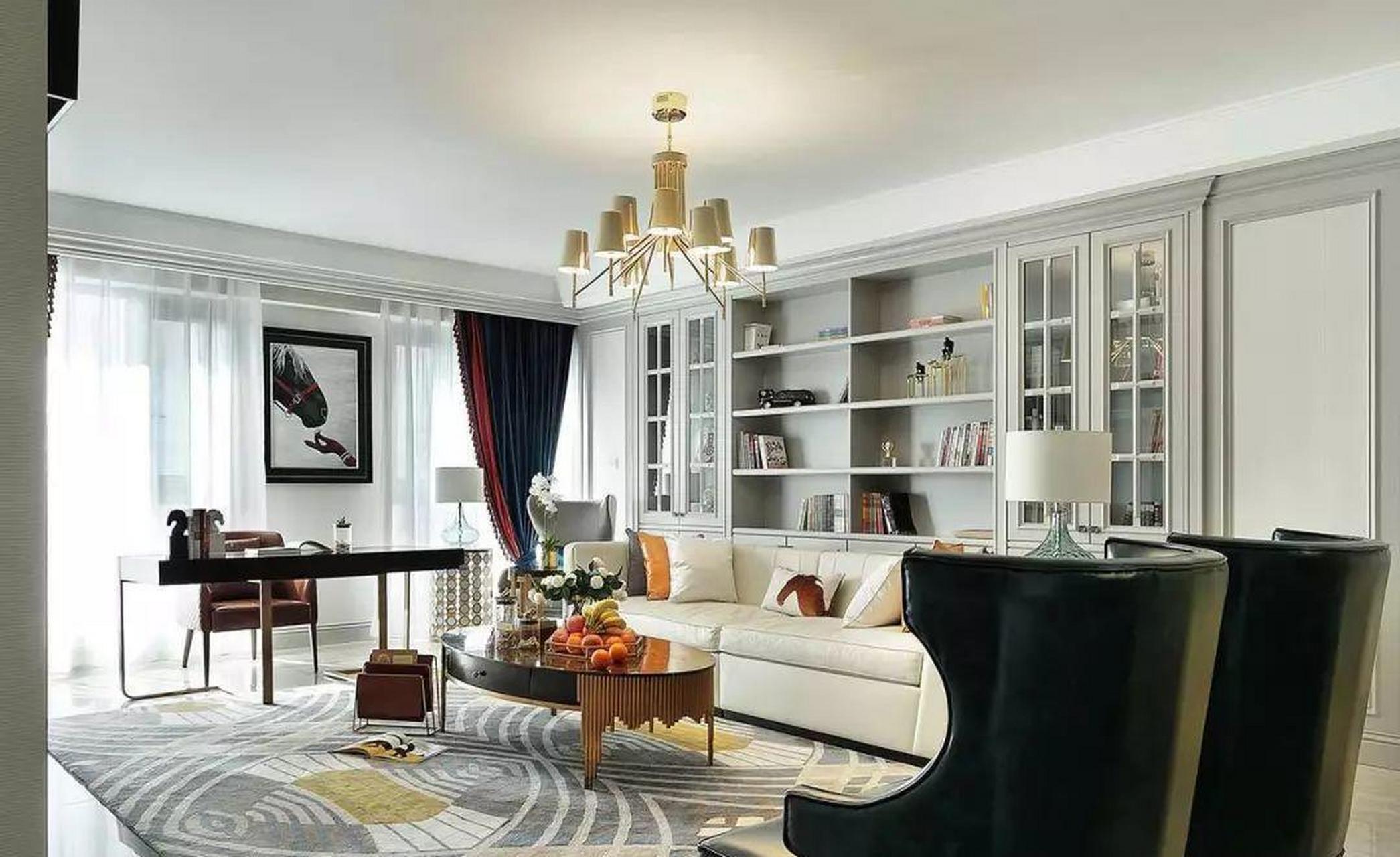 270㎡的大平层,客厅坚持沙发不靠墙,然后定制柜子美观又实用.