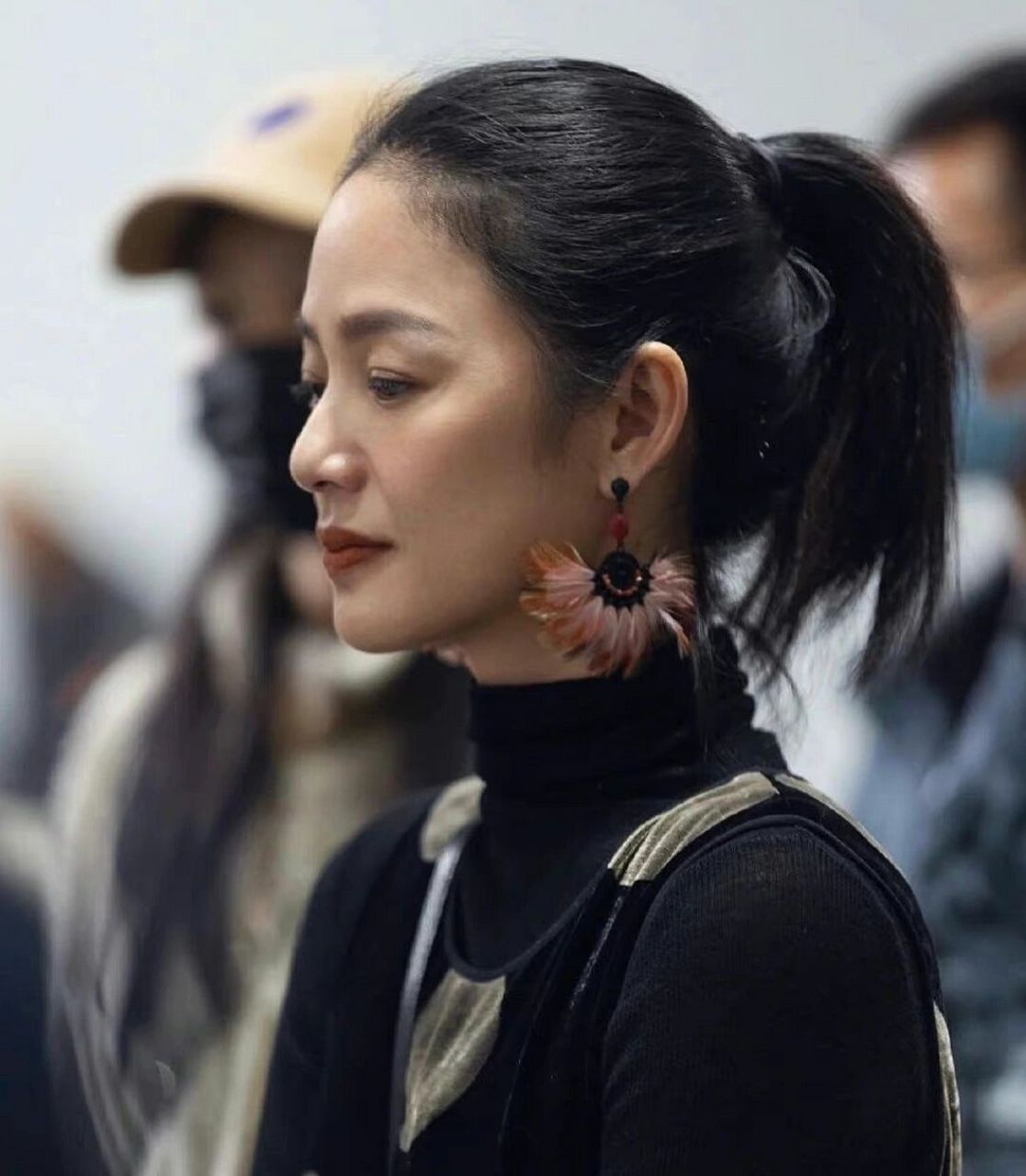 周韵 | 新中式穿搭分享 | 太有气质了  中式风被她驾驭得非常简单大气