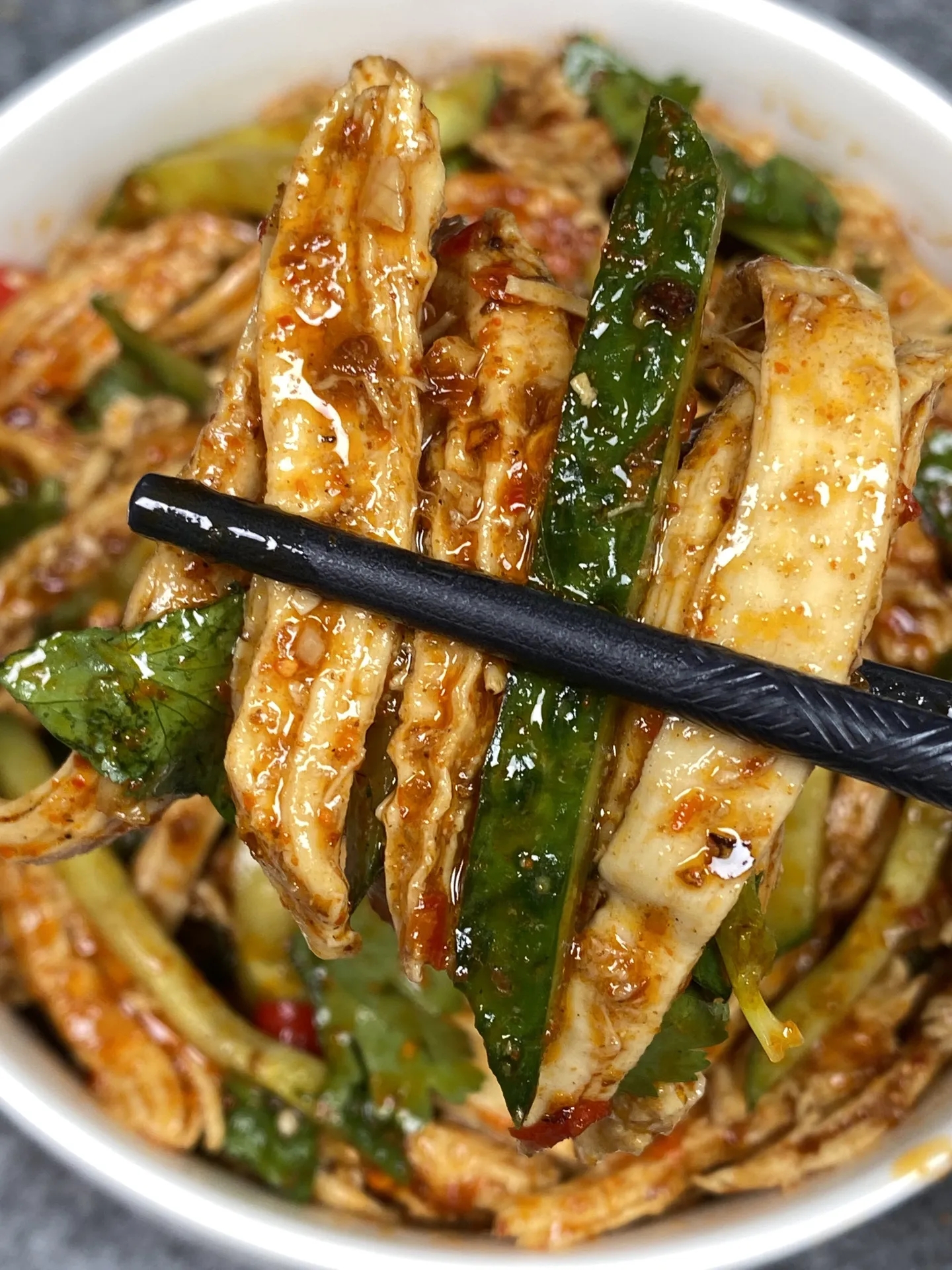 凉拌鸡丝这样做麻辣入味真好吃