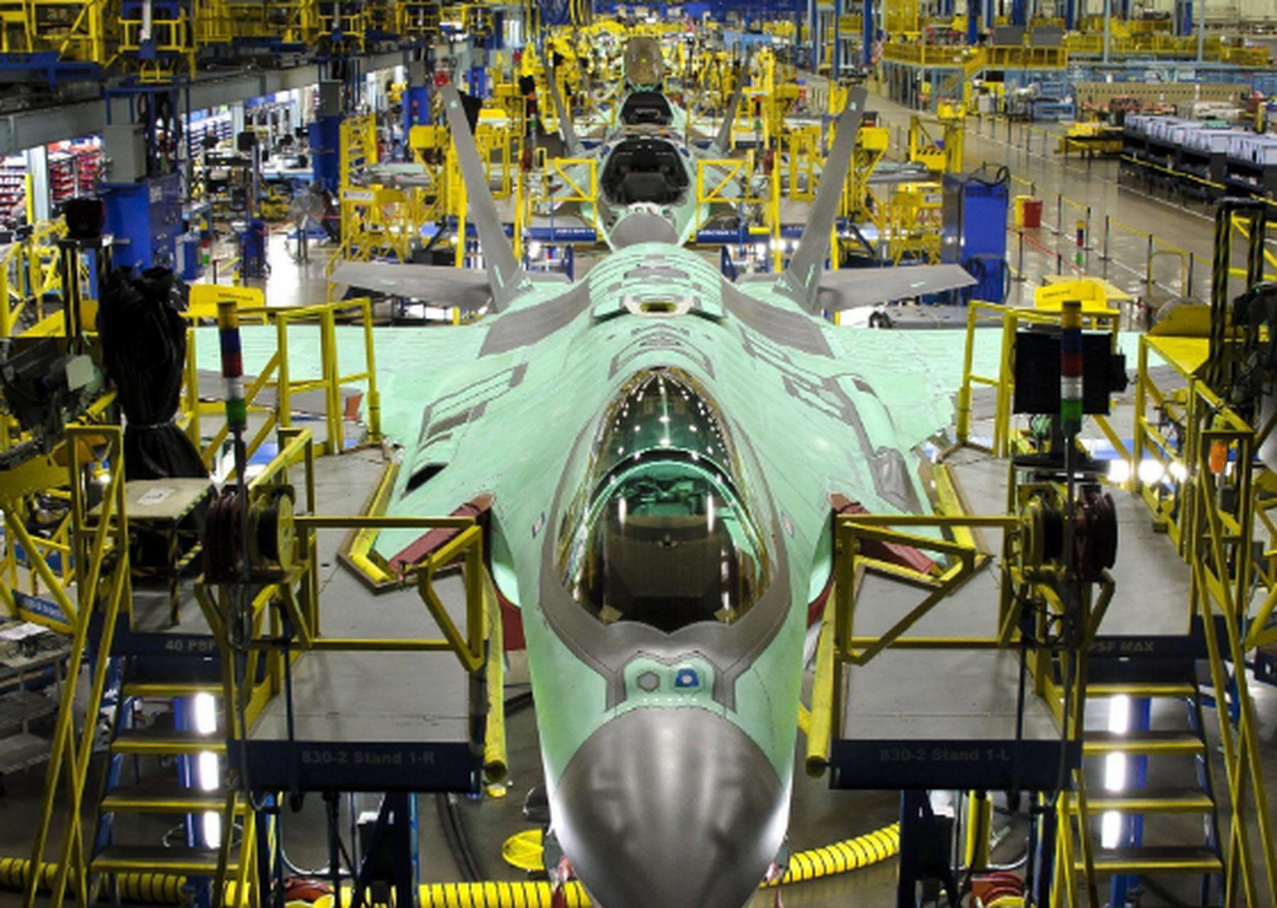 央视曝光歼20生产线,五代机到底有多难造,打造一架歼20需要多久.