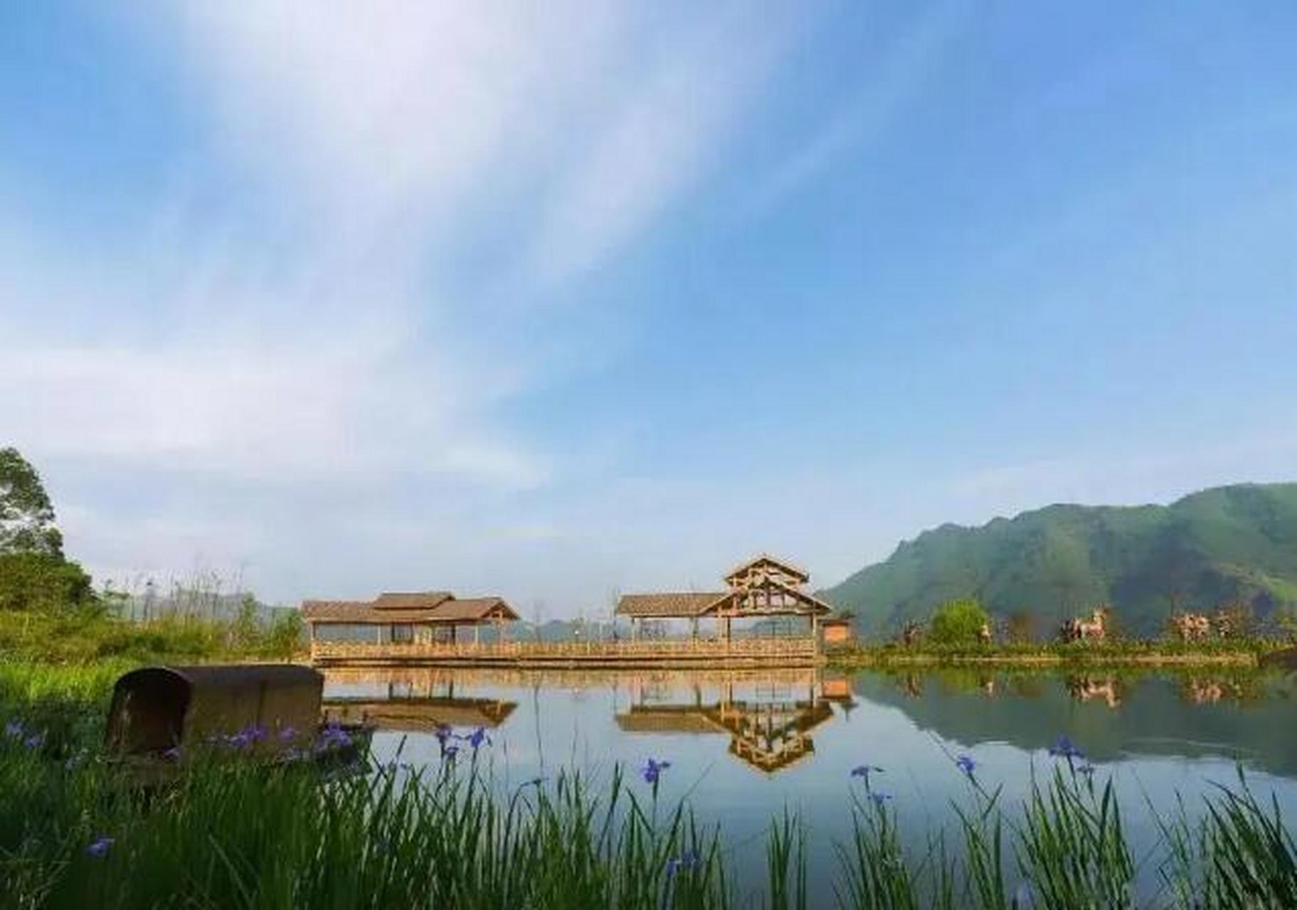 碧瑶湾旅游景区位于四川省达州市渠县万寿乡,占地面积6平方公里